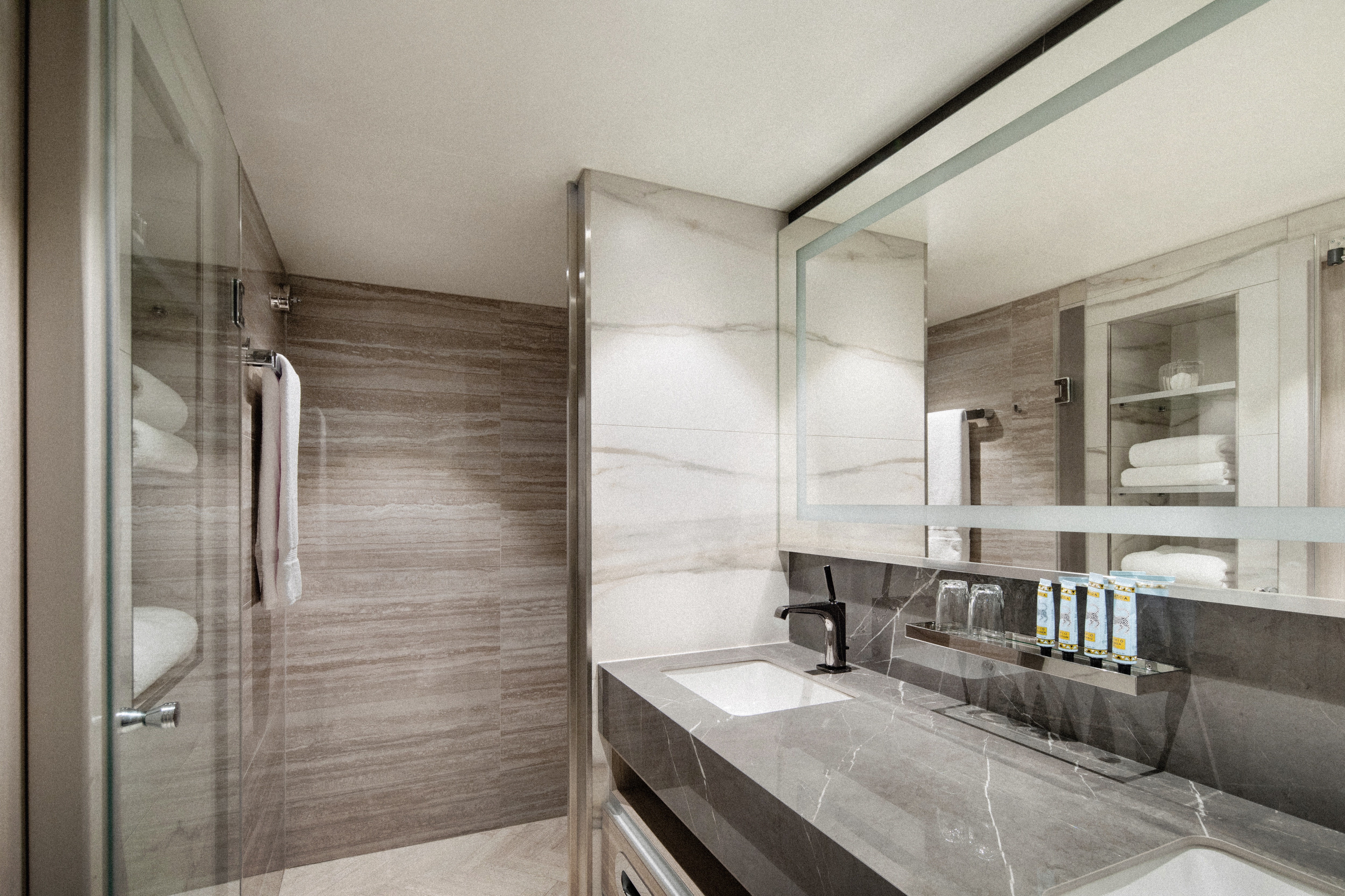 Aquamarine Veranda Suite