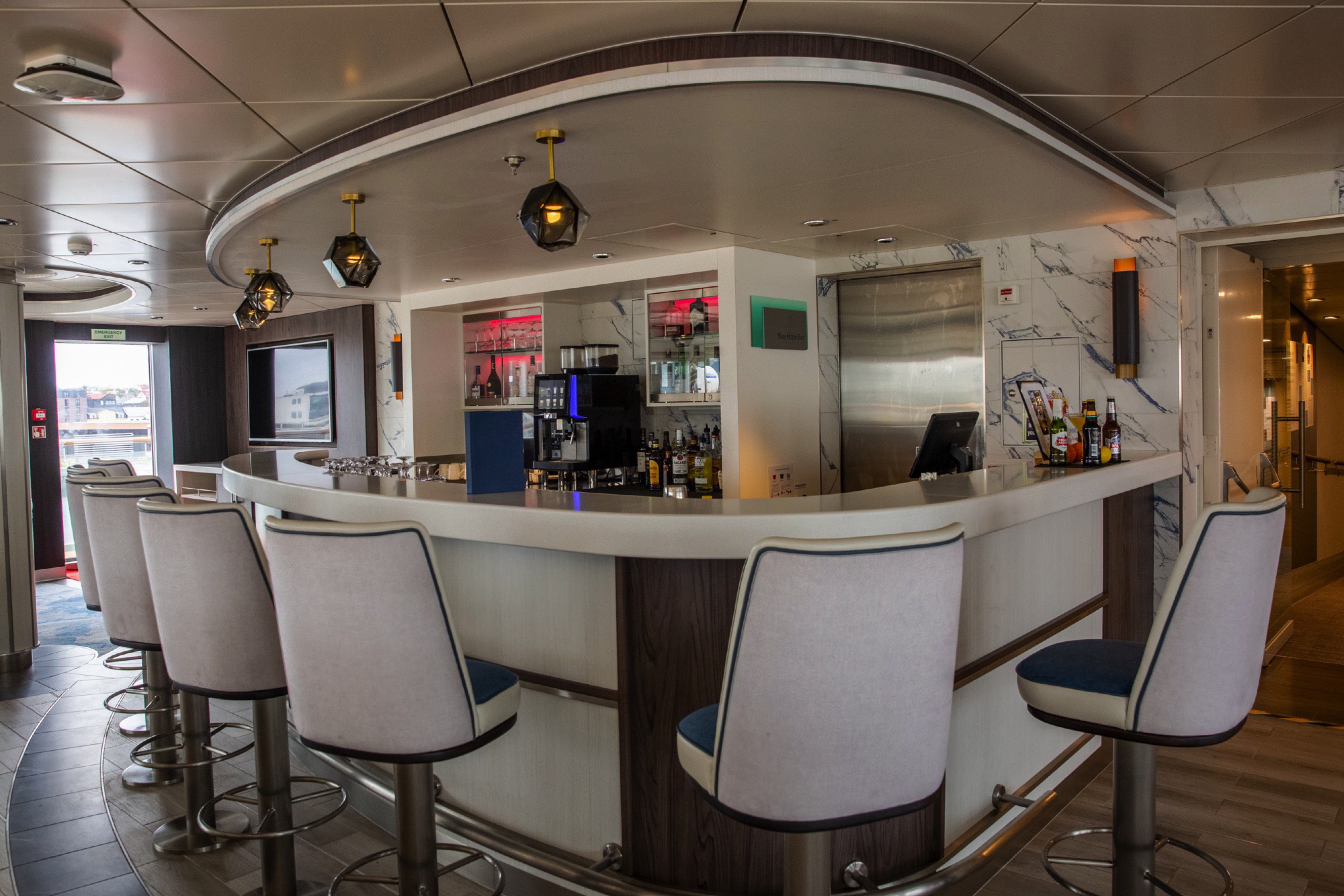 Bars & Lounges