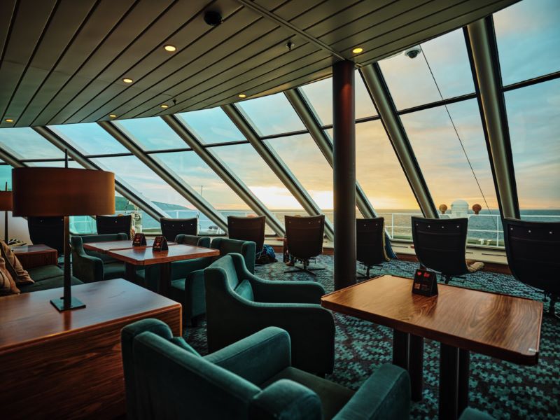 Explorer Lounge & Bar