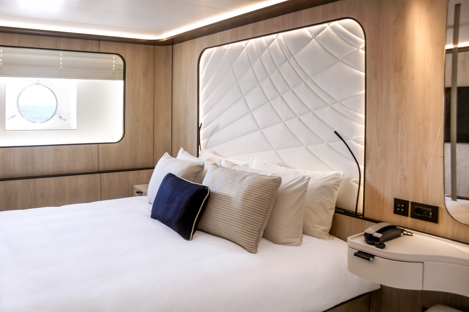 Le Ponant, Mistral Stateroom ©Ponant Tamar Sarkissian