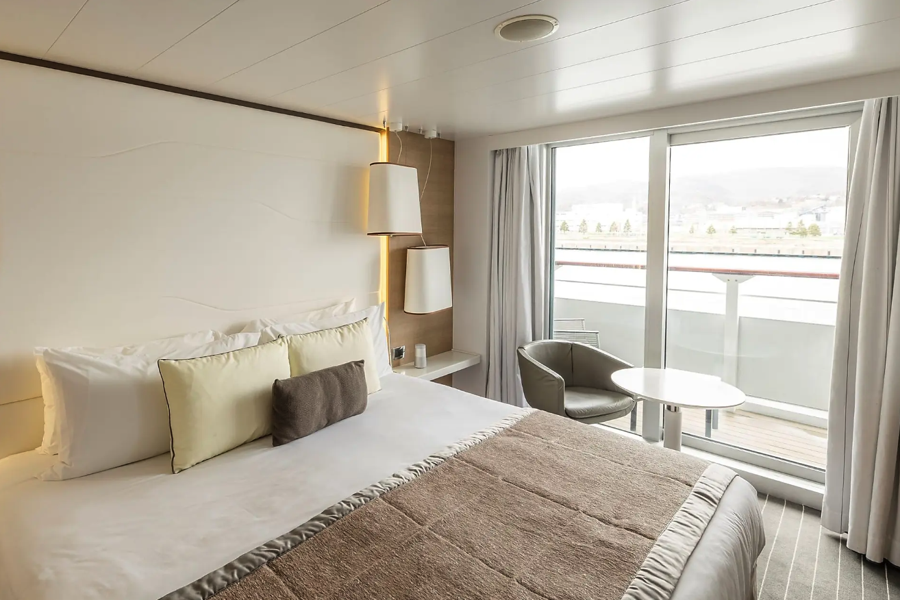 Le Soleal, Prestige Stateroom WSS ©PONANT 0.png