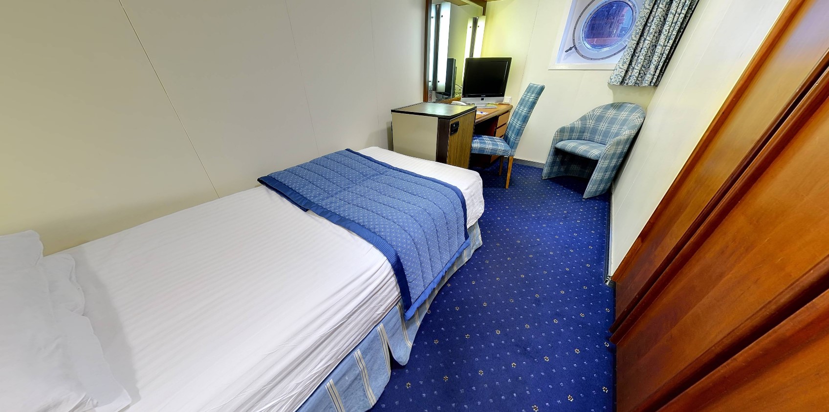 Fred Olsen Balmoral - Ocean View, L.jpg