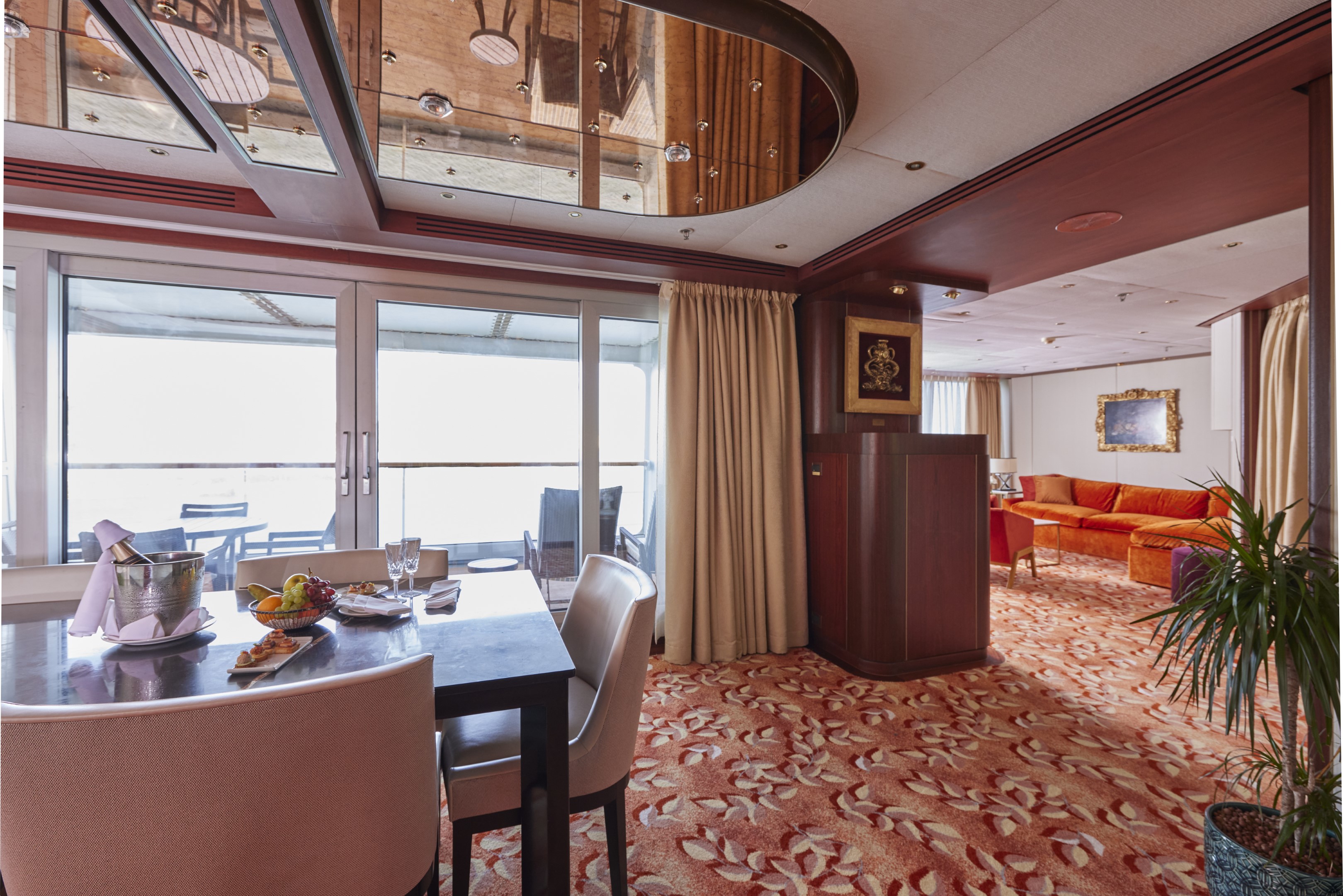 Suite cabin