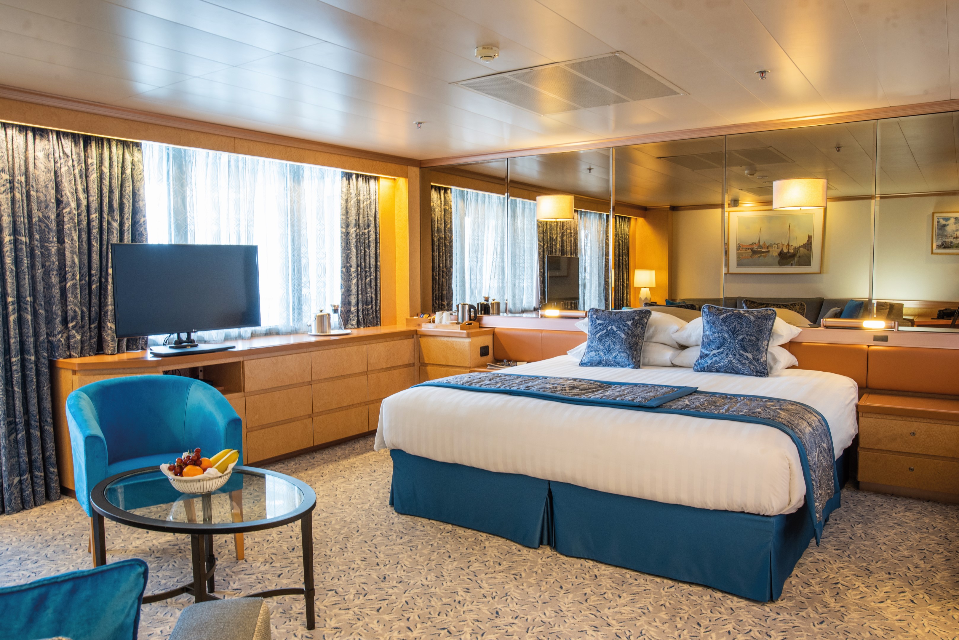 Fred Olsen Borealis - Premier Suite.jpg