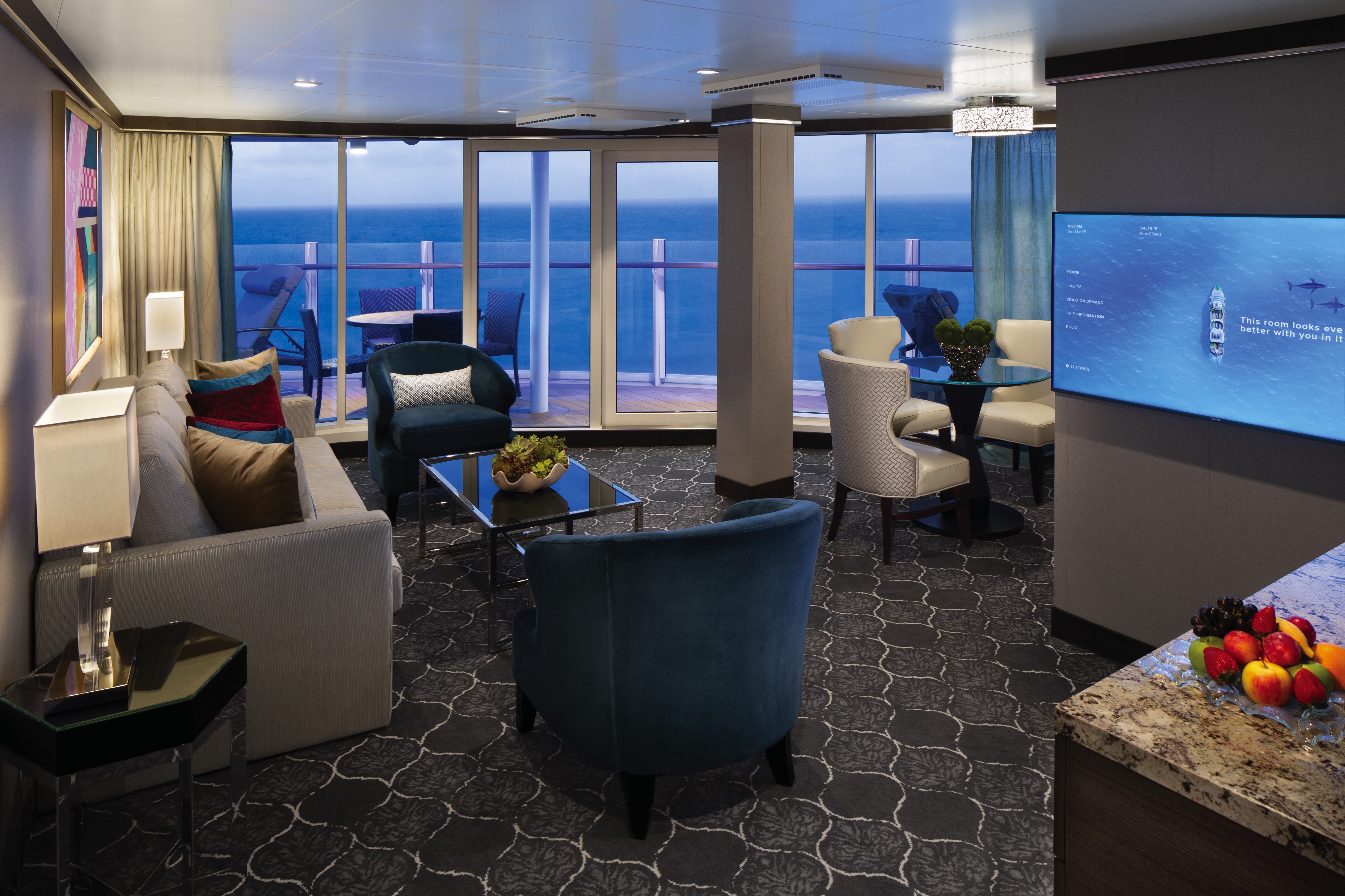 Rci, Symphony Of The Seas, Spacious Aqua Theatre Suite   1 Bedroom