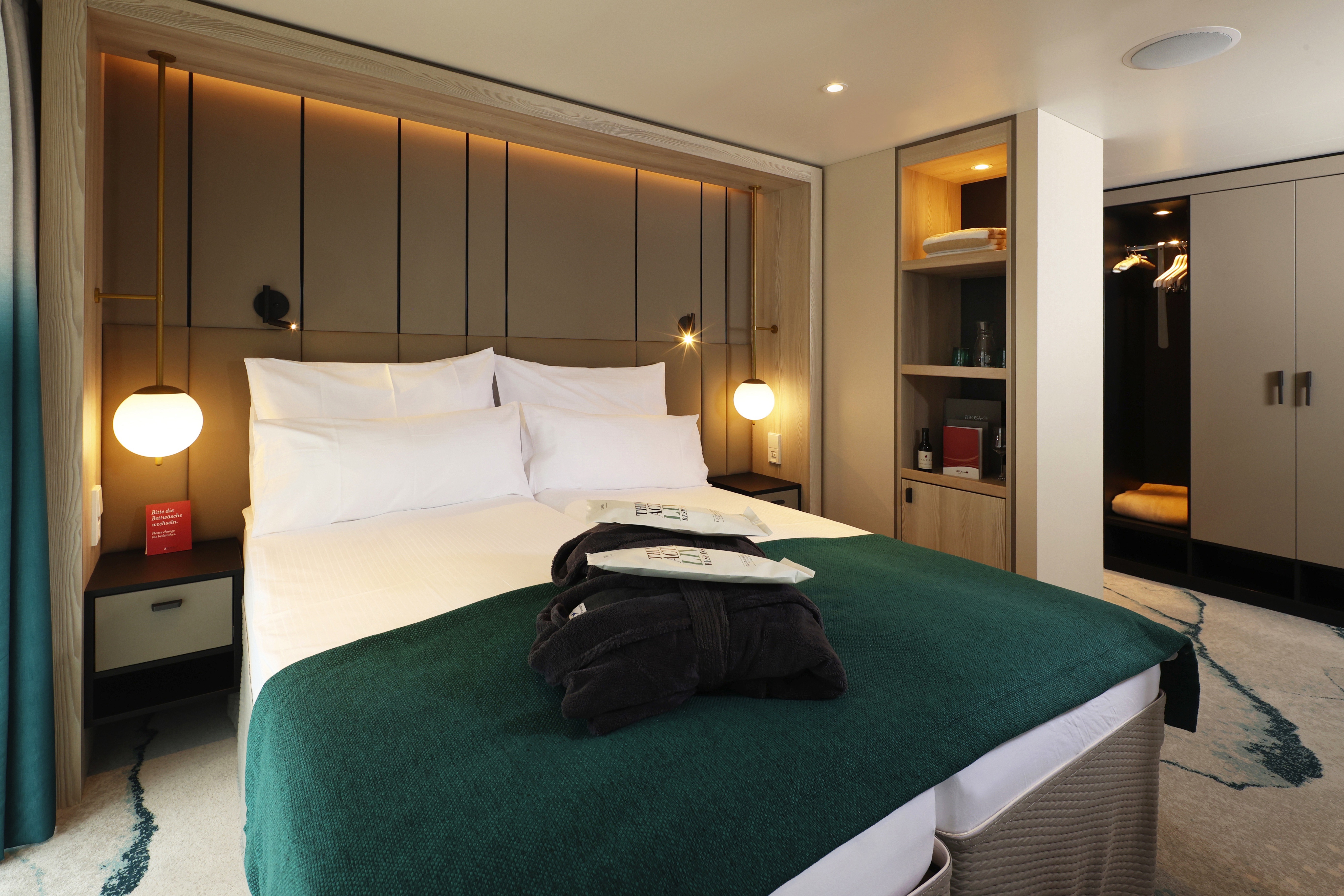 Suite cabin