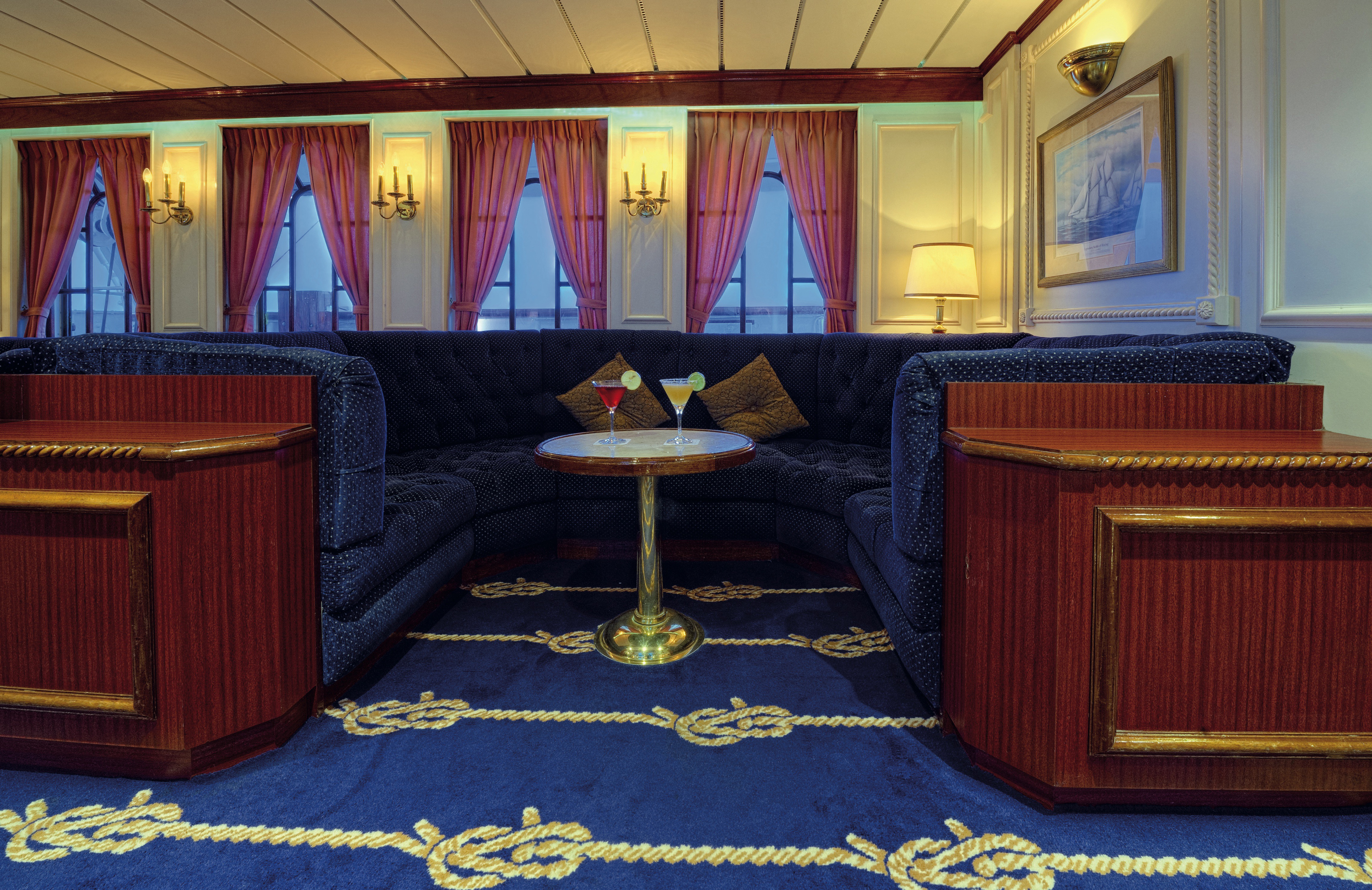 Piano Bar and Lounge