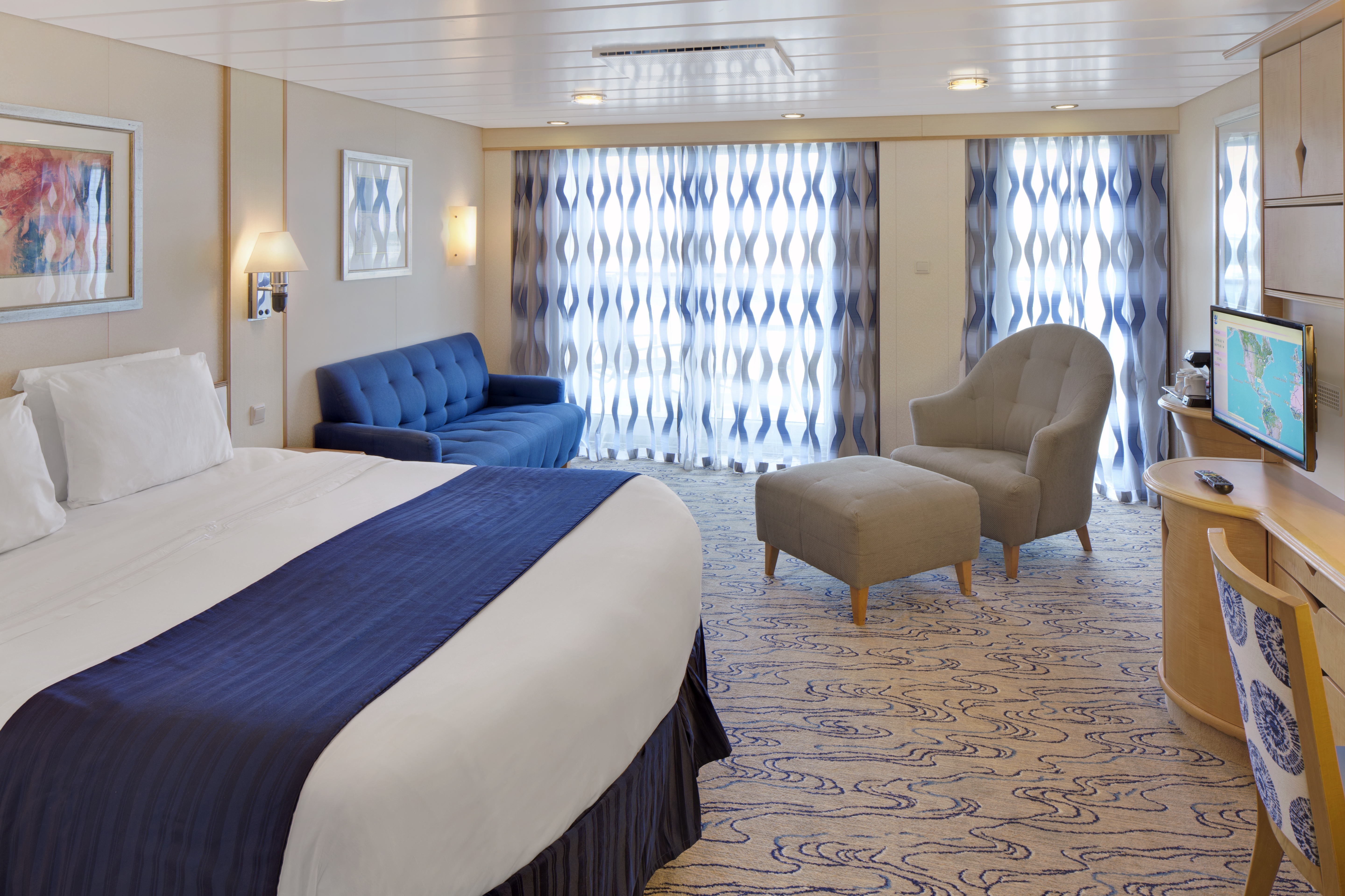 RCI, Voyager of the Seas, Junior Suite.jpg