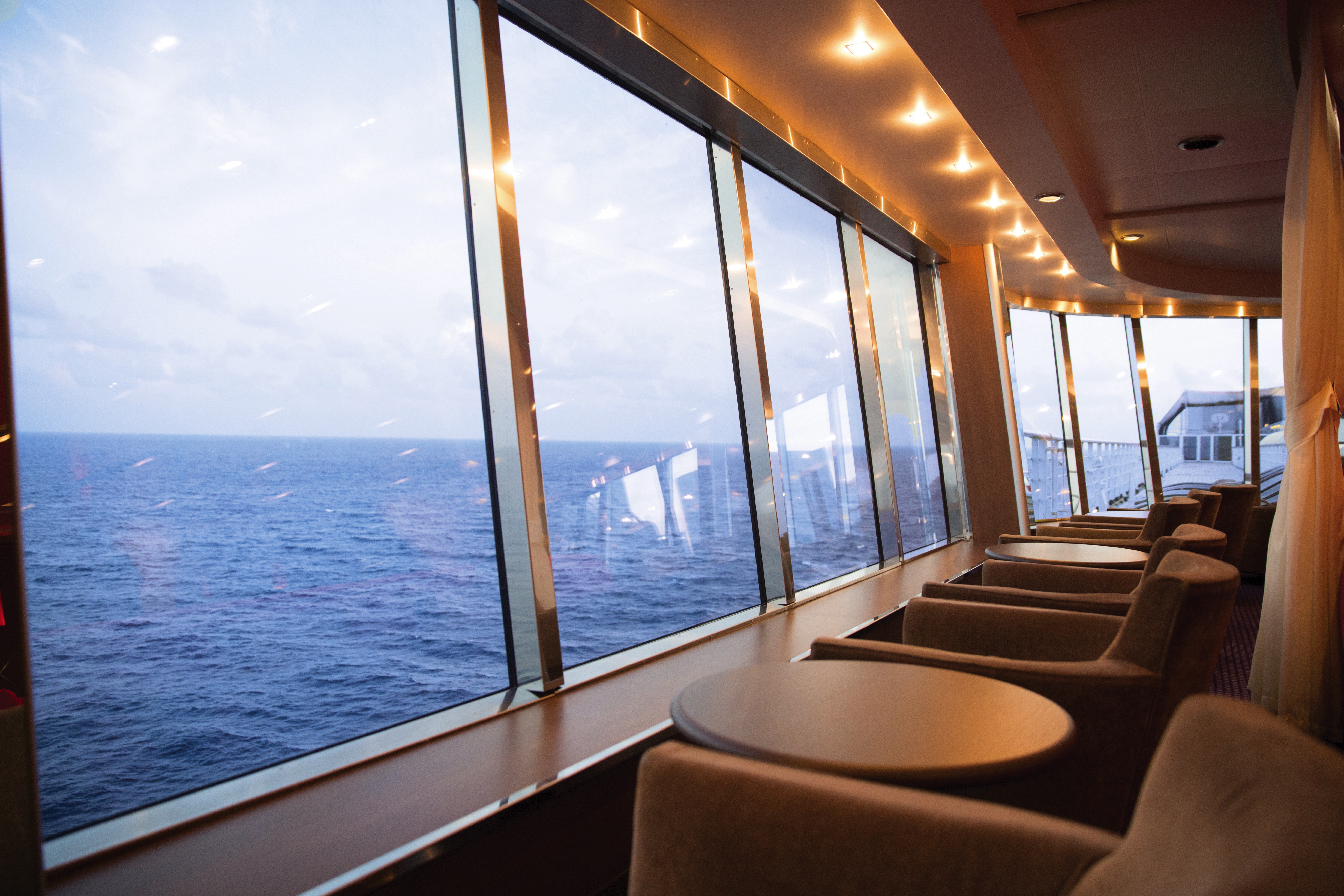 Horizons Lounge & Disco Deck