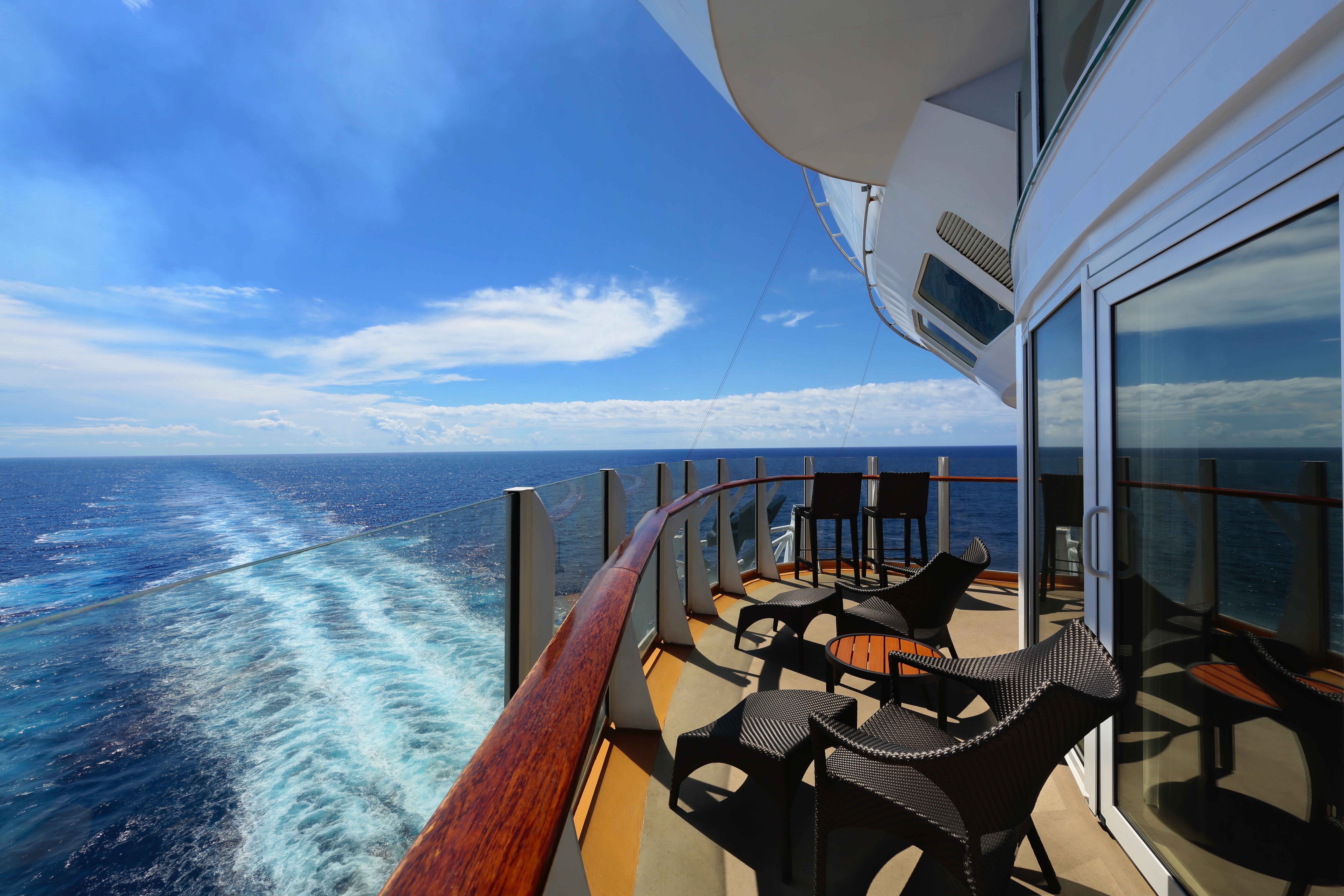 Spacious AquaTheater Suite Large Balcony - 2 bedrooms