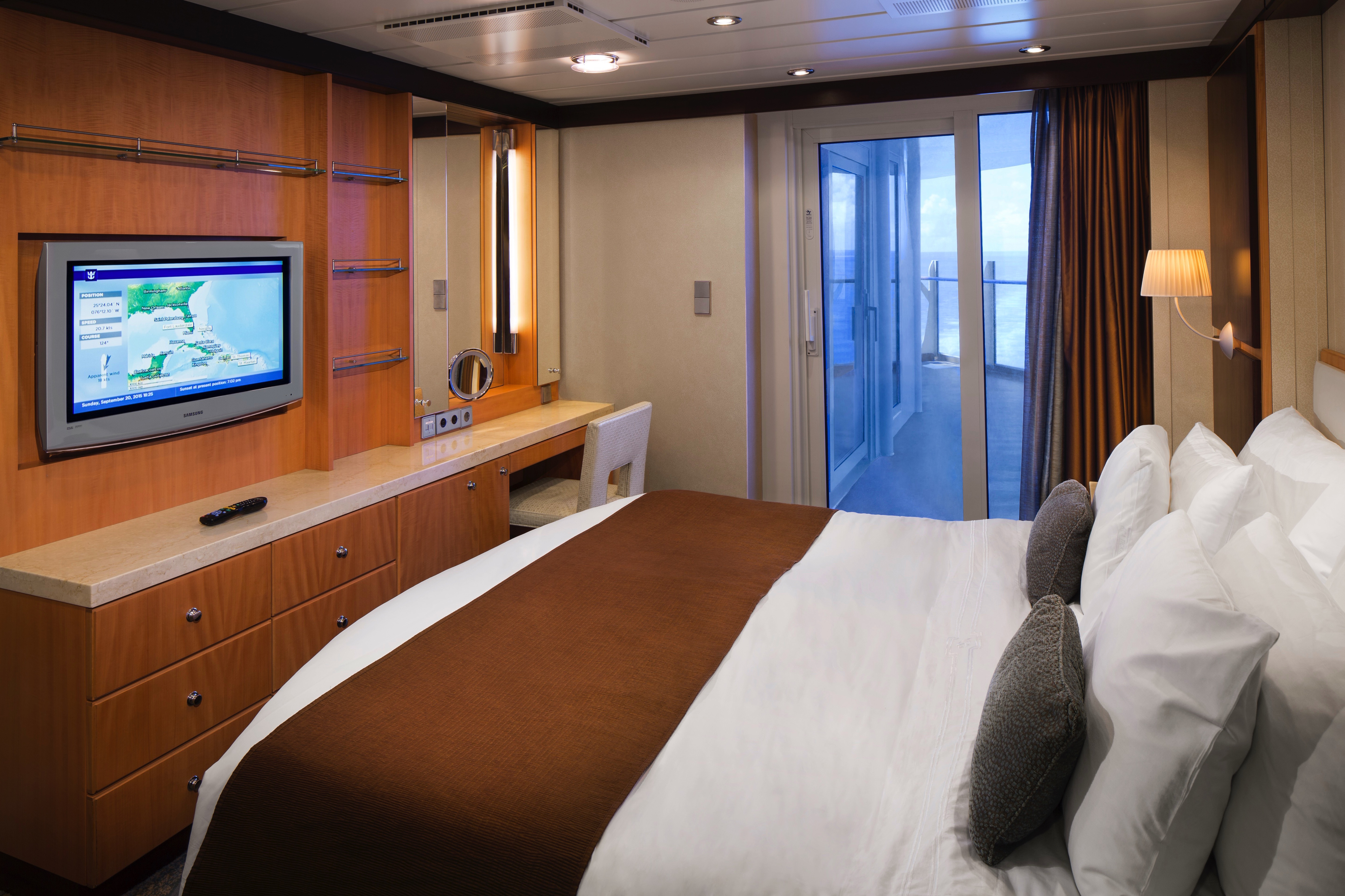 Spacious AquaTheater Suite Large Balcony - 2 bedrooms