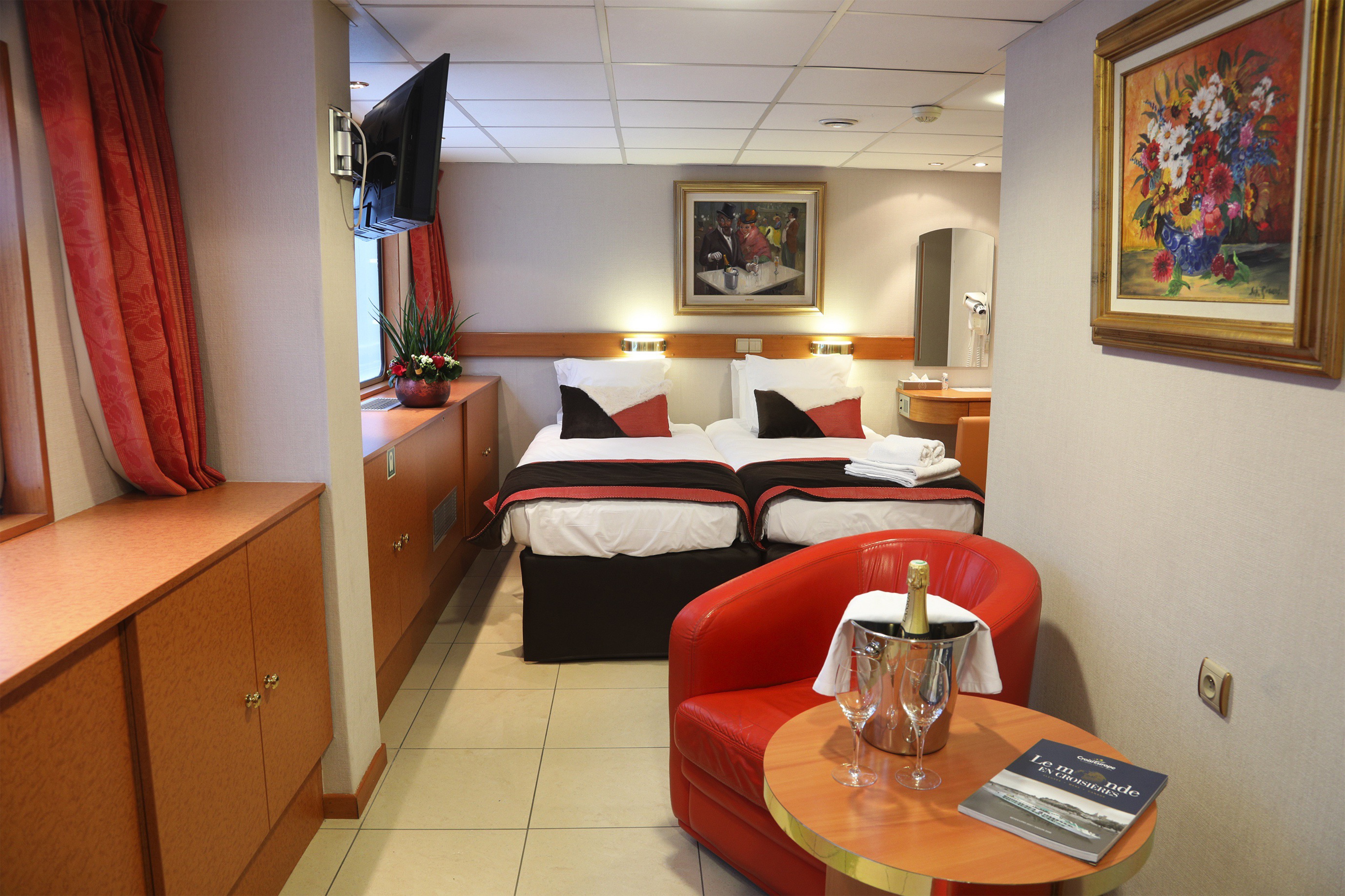 CroisiEurope, MS Seine Princess, Main Deck Suite, Copyrights - ©Robin Clouet.jpg