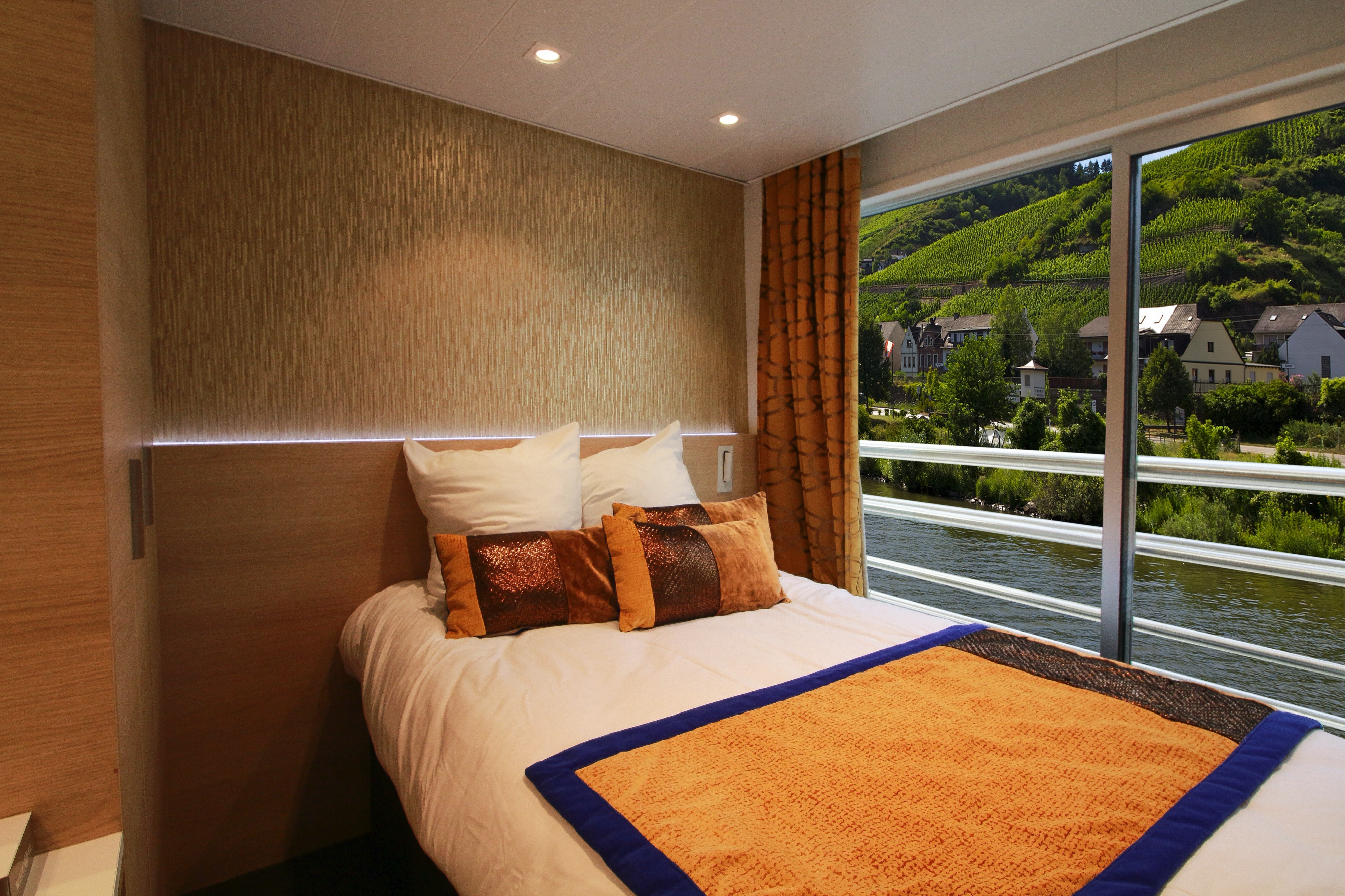CroisiEurope, MS Symphonie, Upper Deck 1 Single Bed Cat A, Copyrights - ©CroisiEurope.jpg