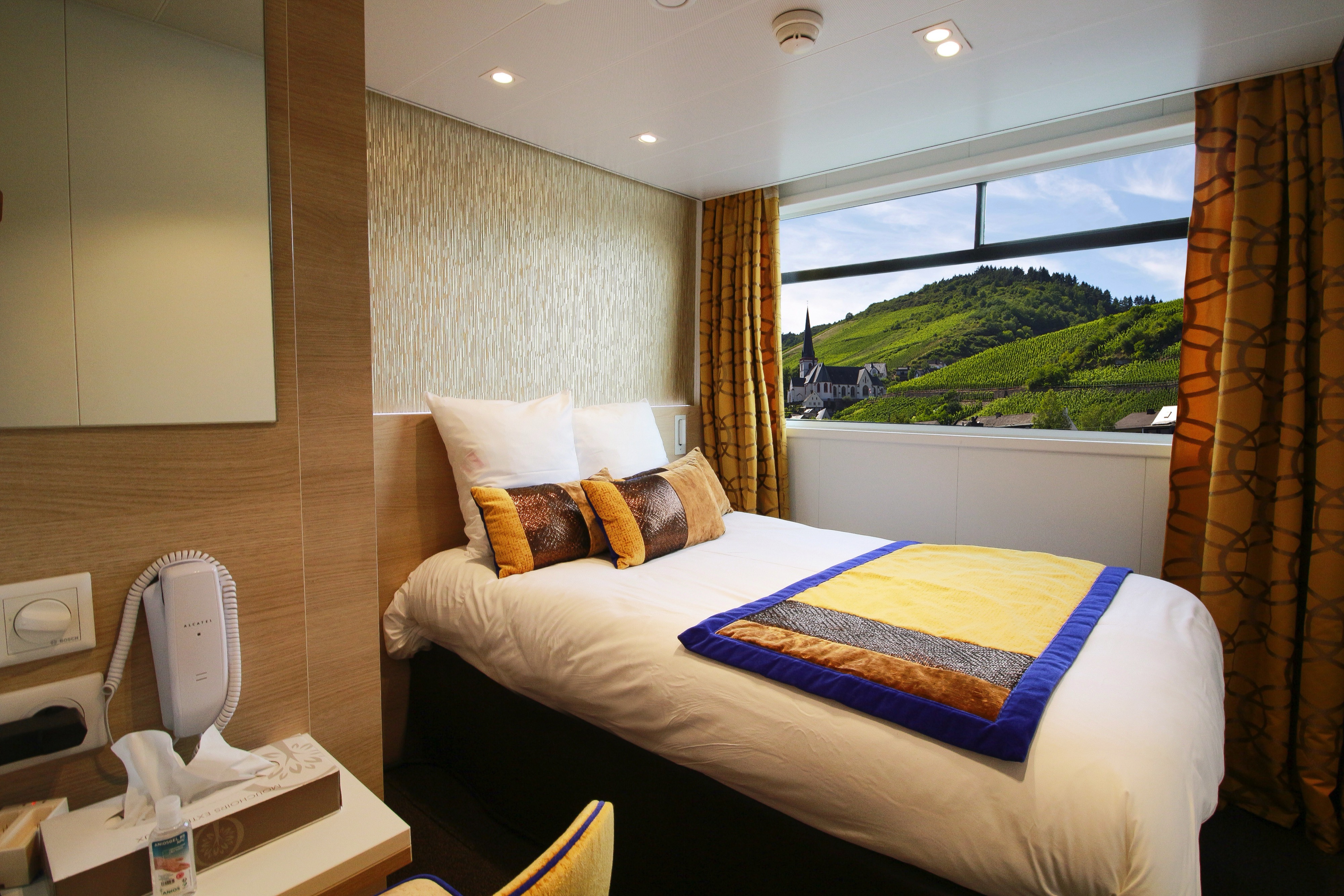 CroisiEurope, MS Symphonie, Main Deck 1 Single Bed Cat C, Copyrights - ©CroisiEurope.jpg