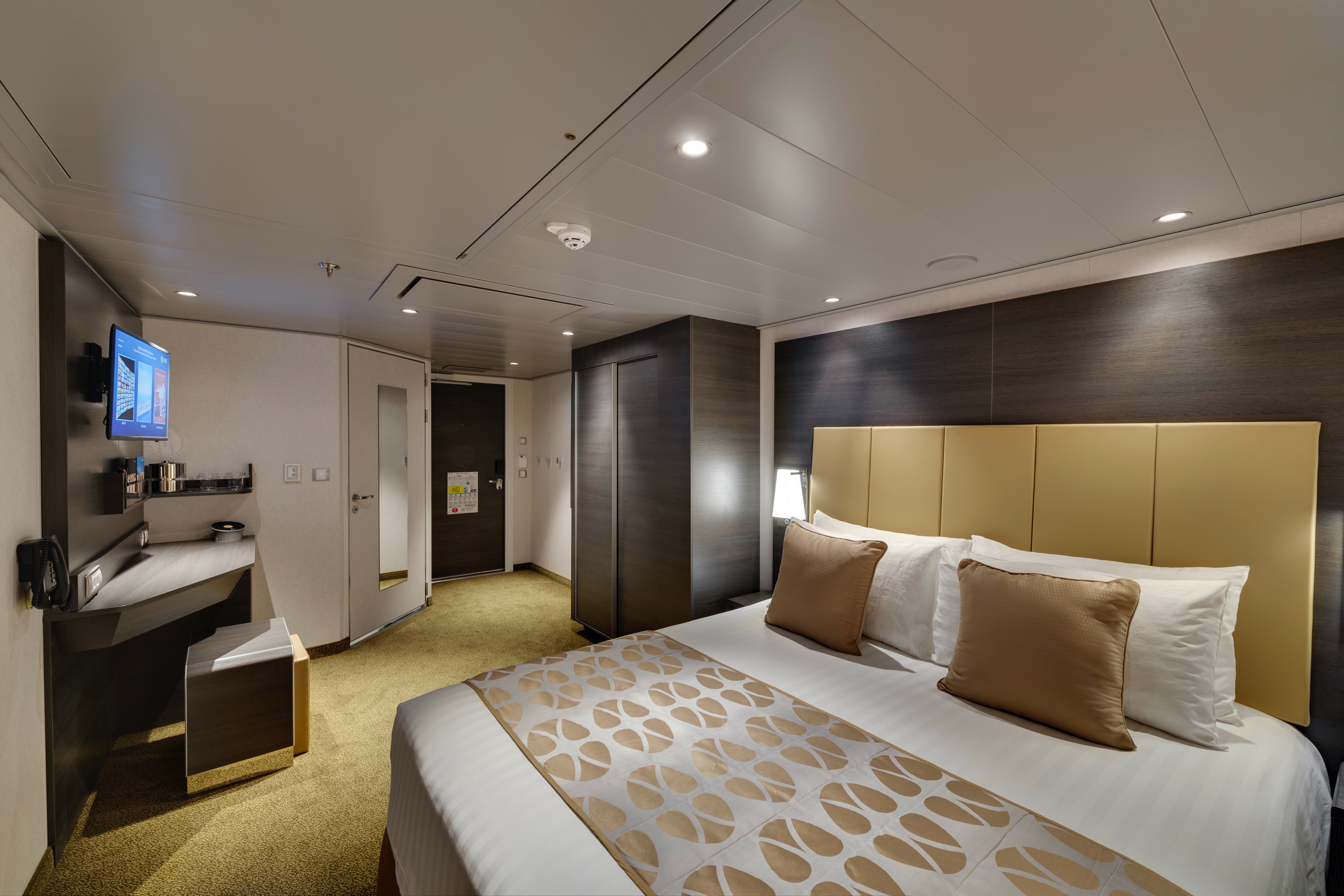 Deluxe Balcony Aurea