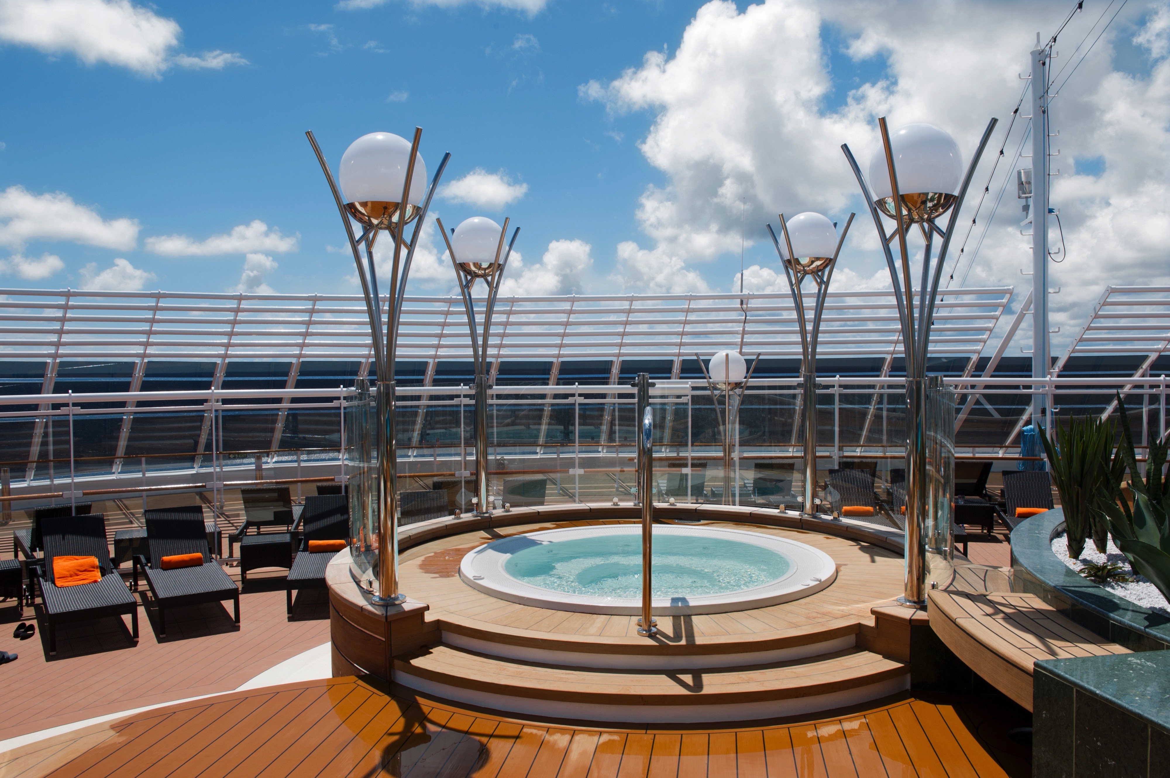 MSC Divina: MSC Yacht Club Pool Deck