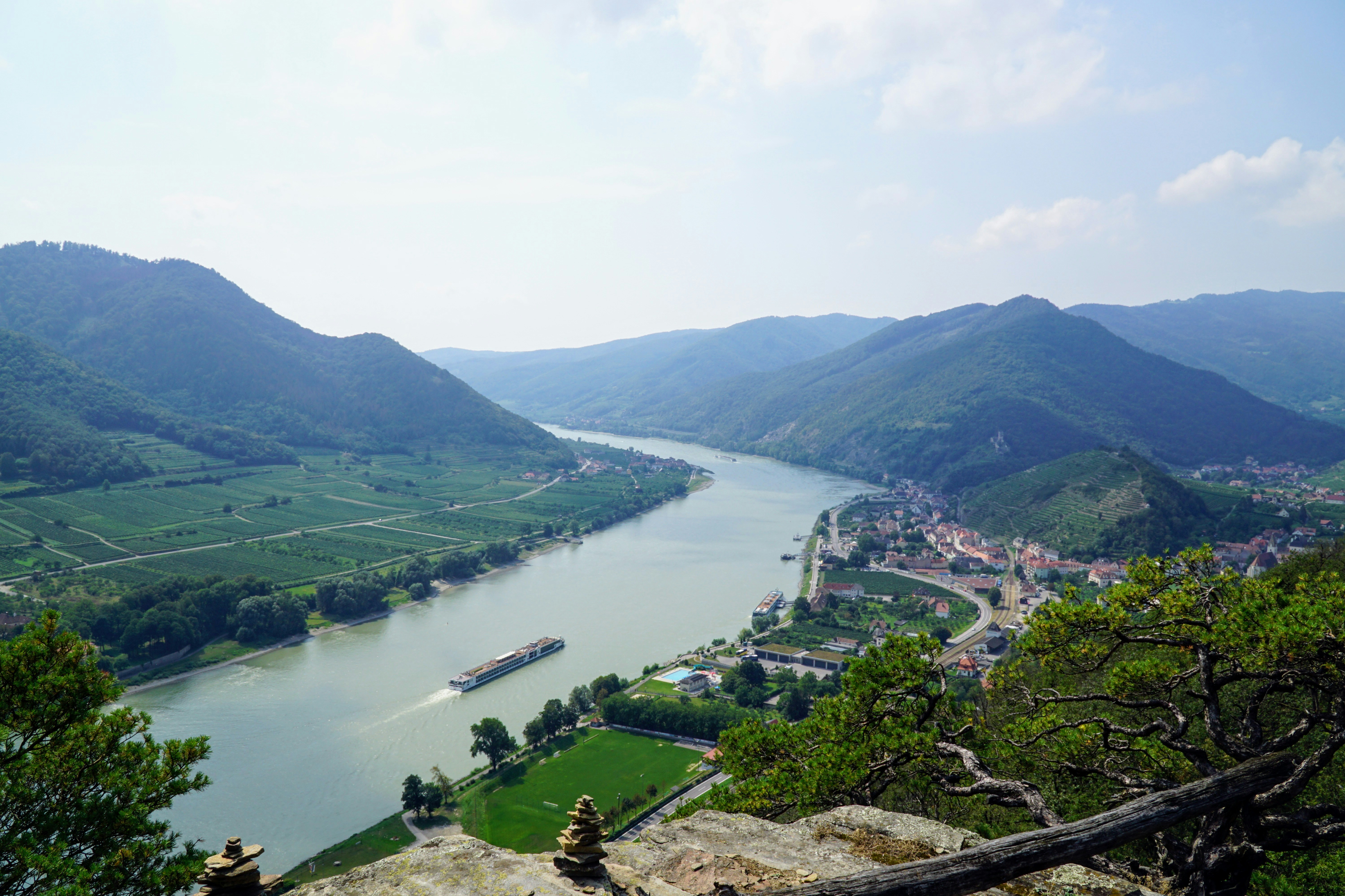 Vineyards & Palaces along the Danube with Prague