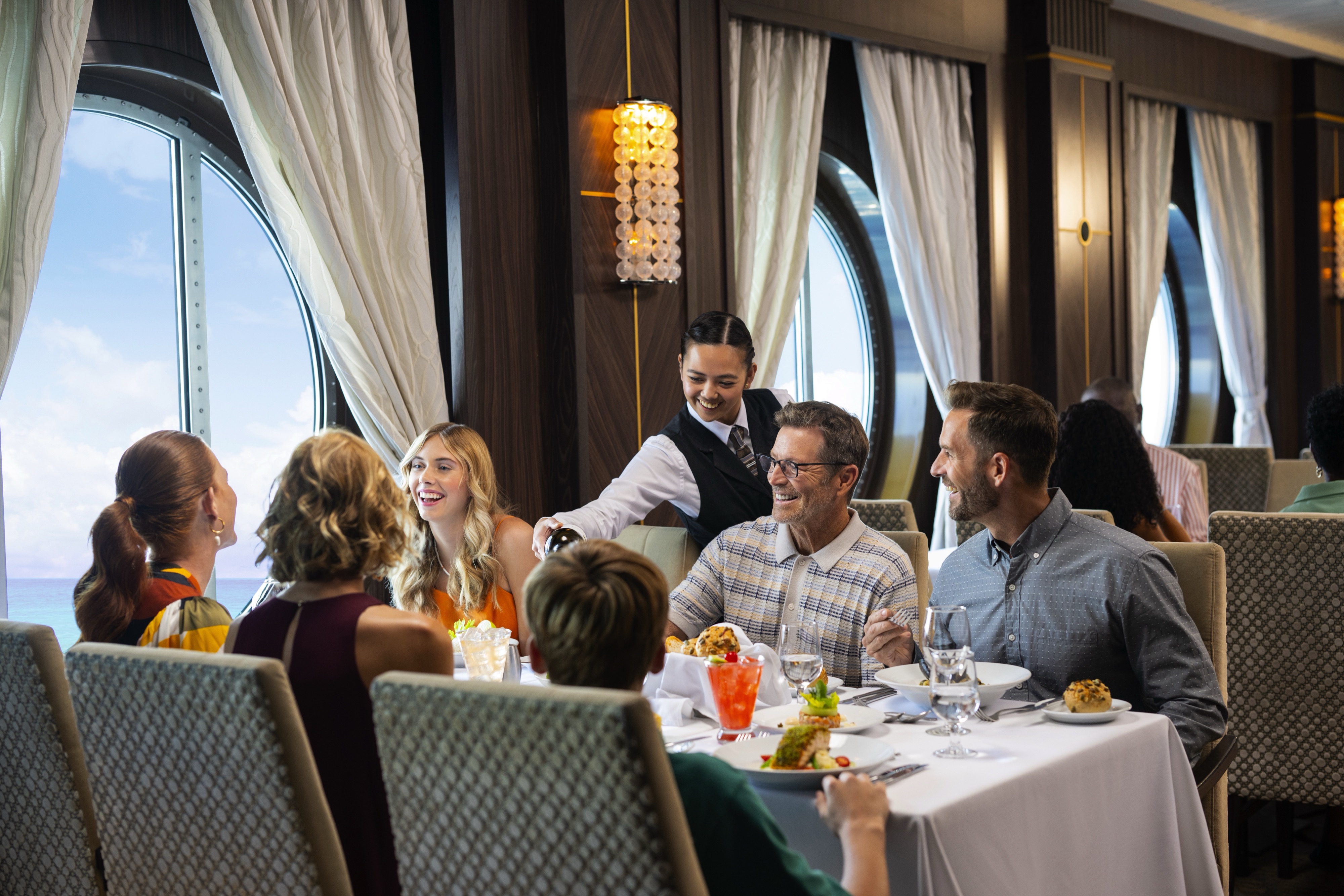Explorer of the Seas: Main Dining Room