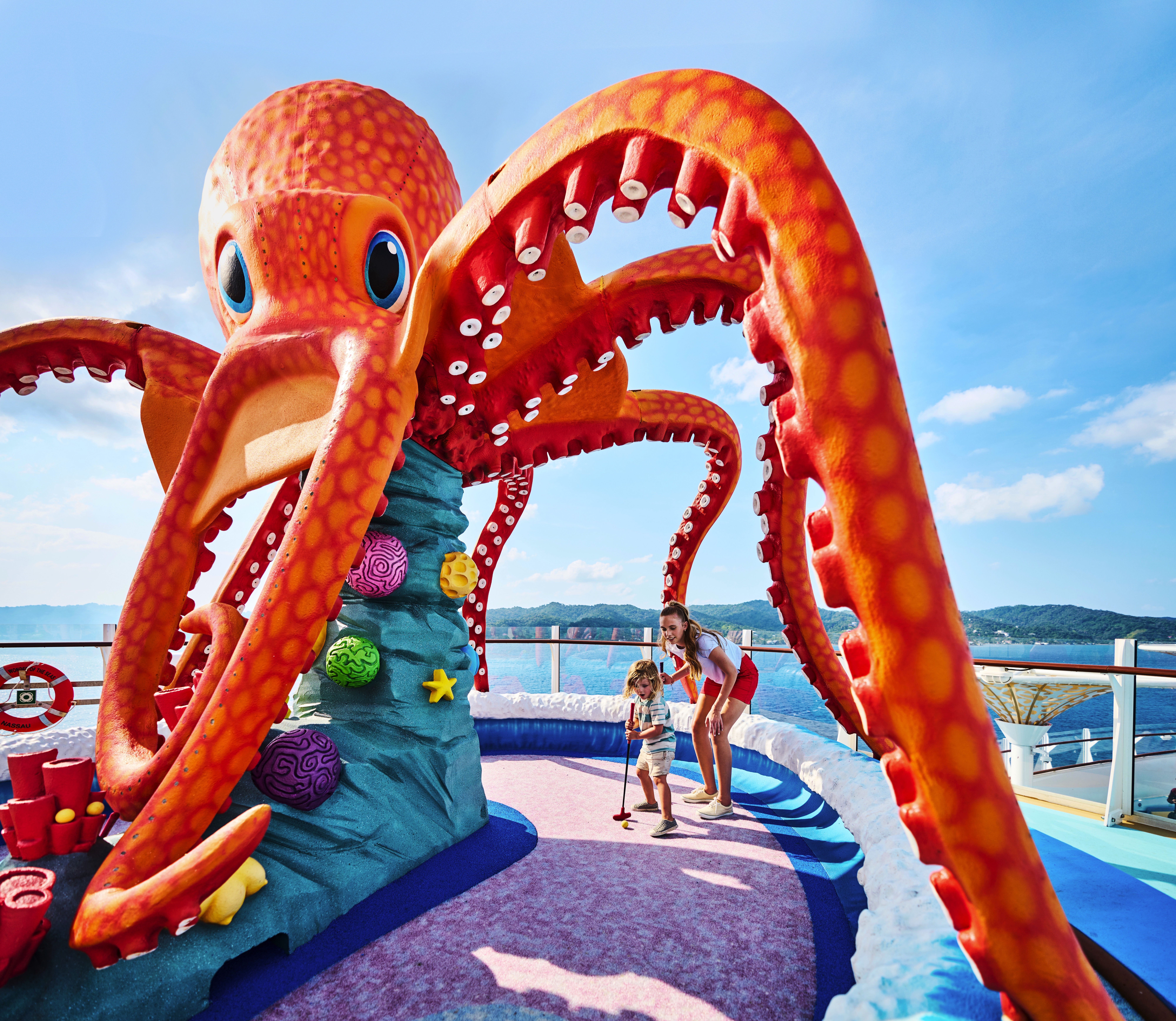 Brilliance of the Seas: Mini Golf