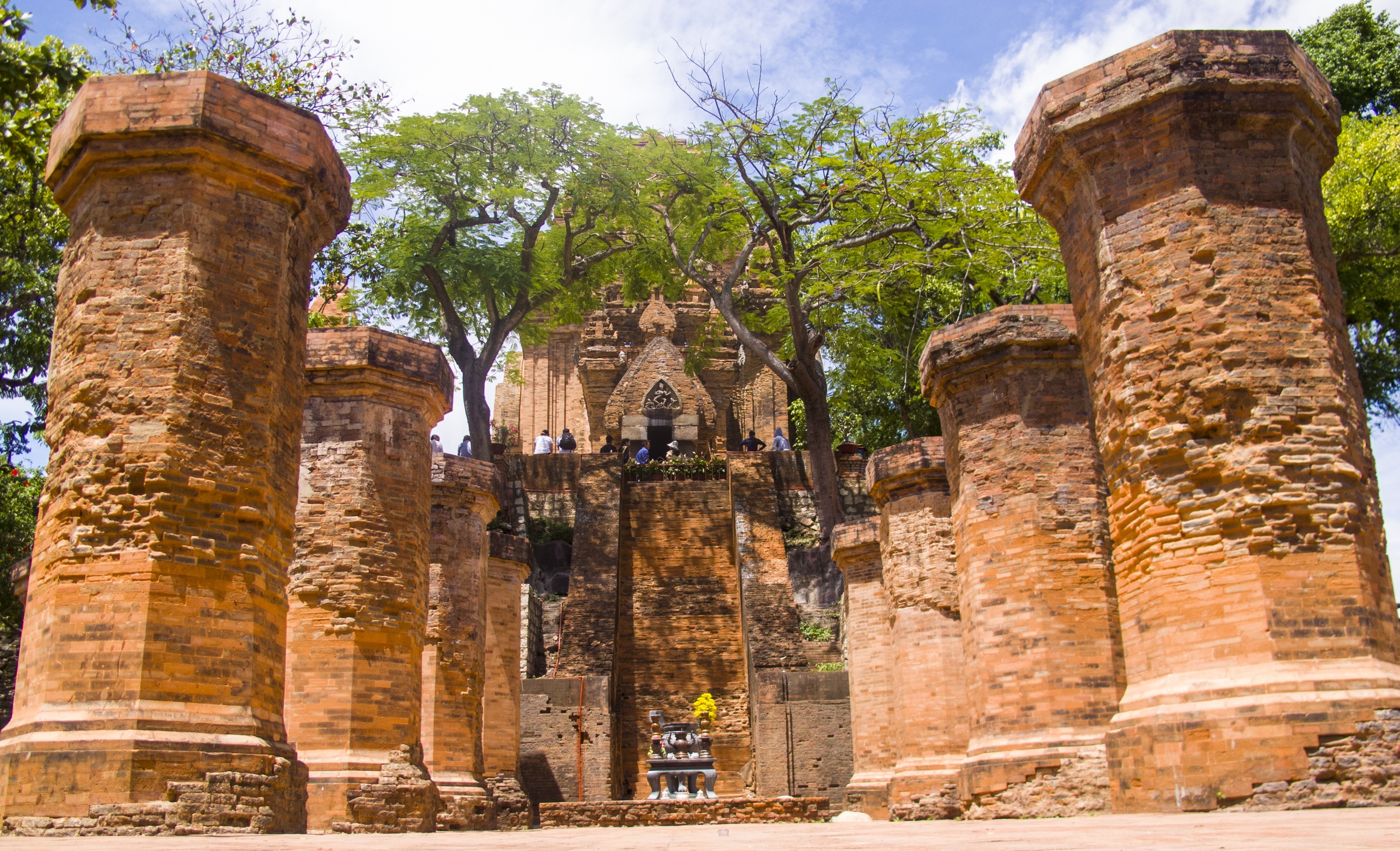 Cambodia, Vietnam & the Heart of Hanoi Cruise Tour