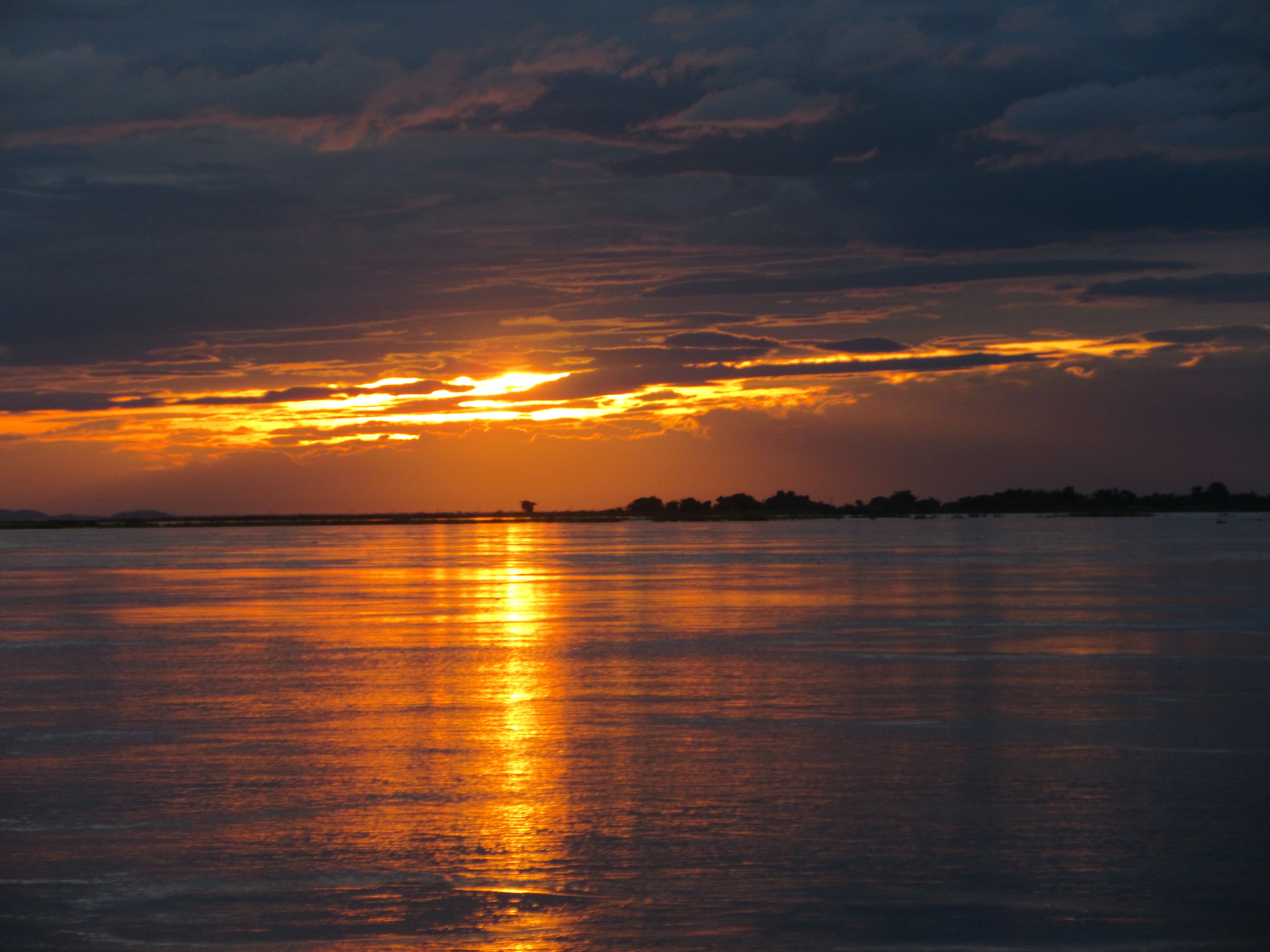 Brahmaputra River, Neamati, India