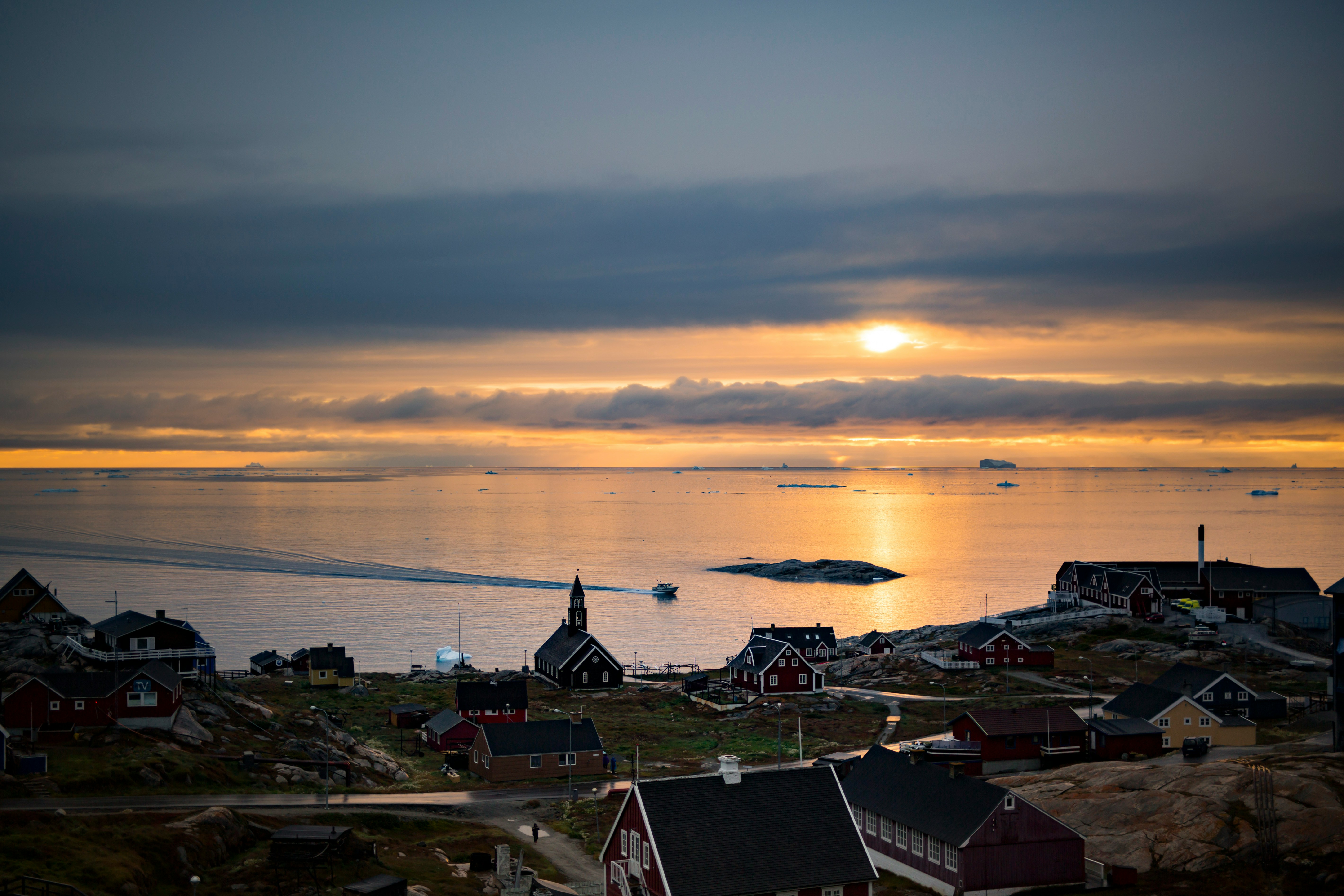 Northwest Passage – Across the Top of the World (Alaska to Greenland)