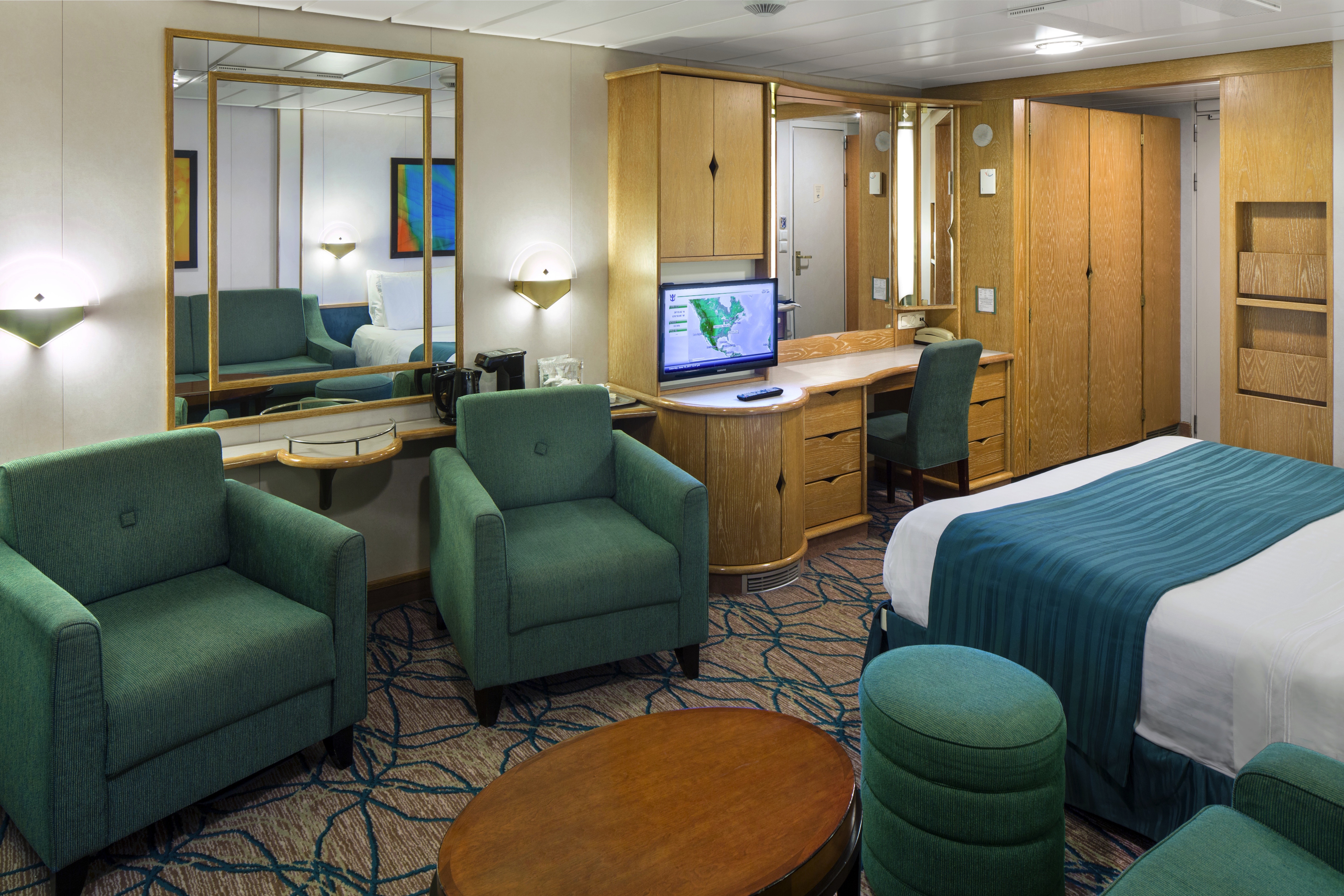 RCI, Grandeur of the Seas, Junior Suite 5.jpg