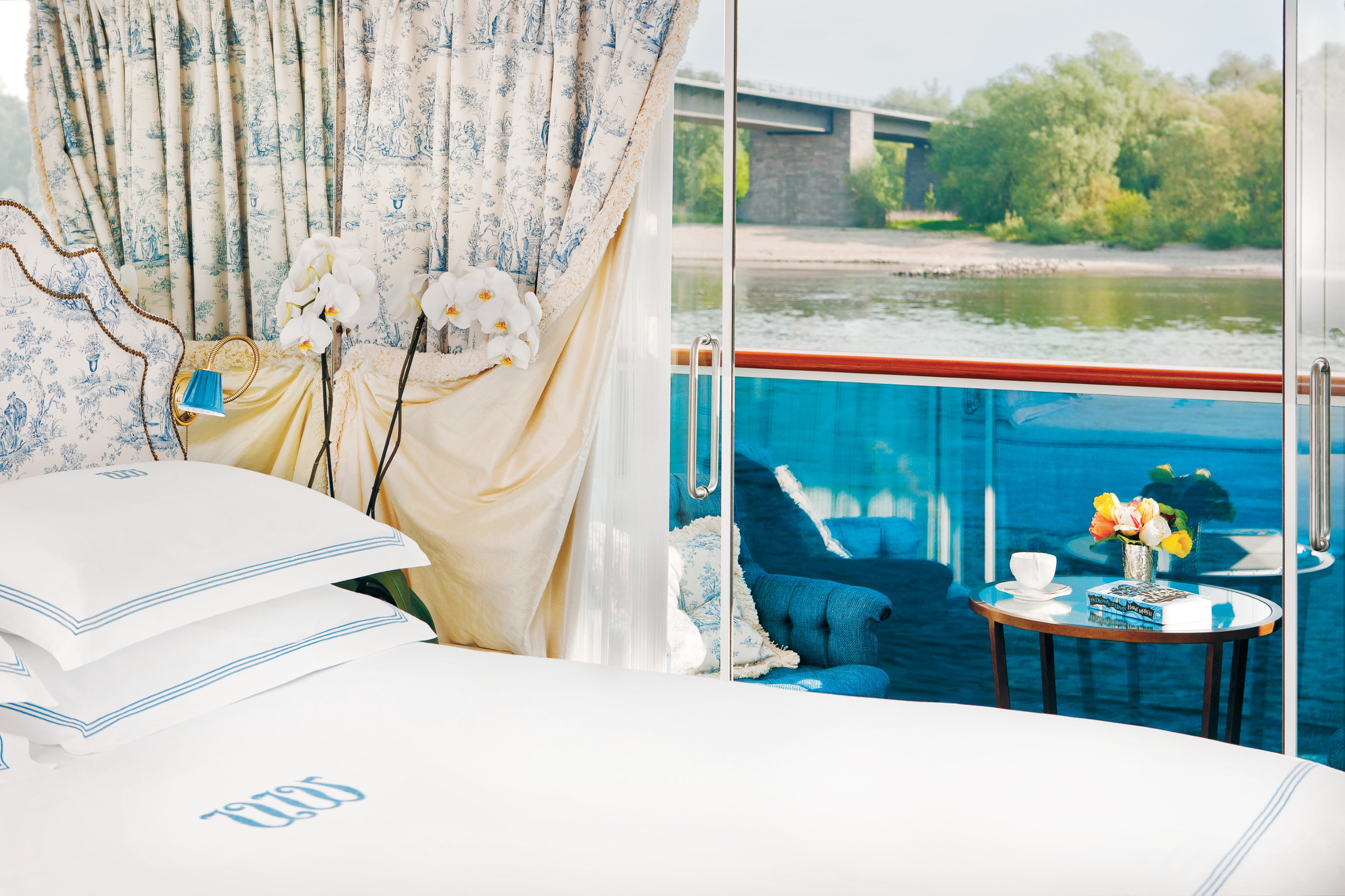 Uniworld Ss Antoinette   Deluxe Balcony