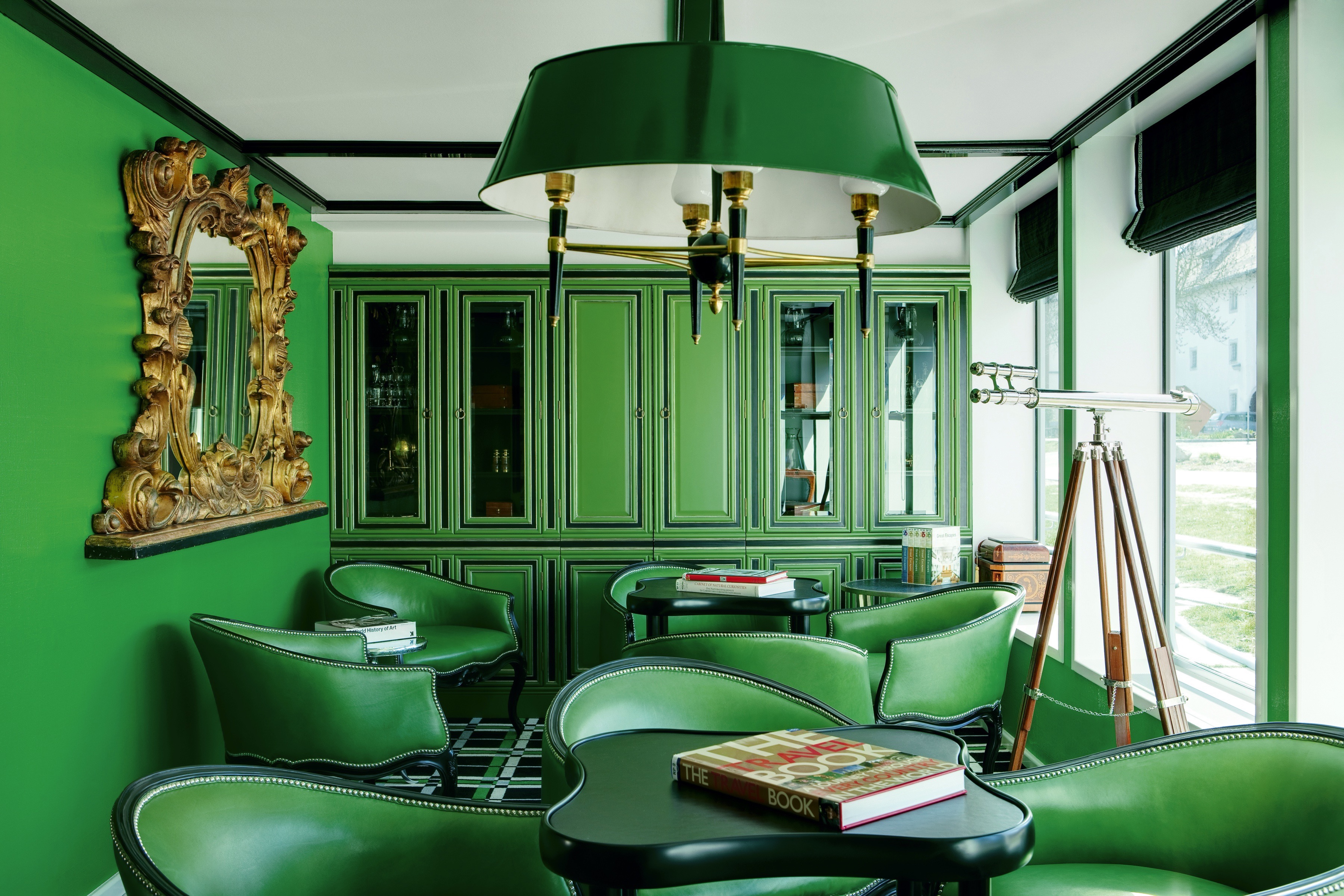 Captain's Lounge & Library