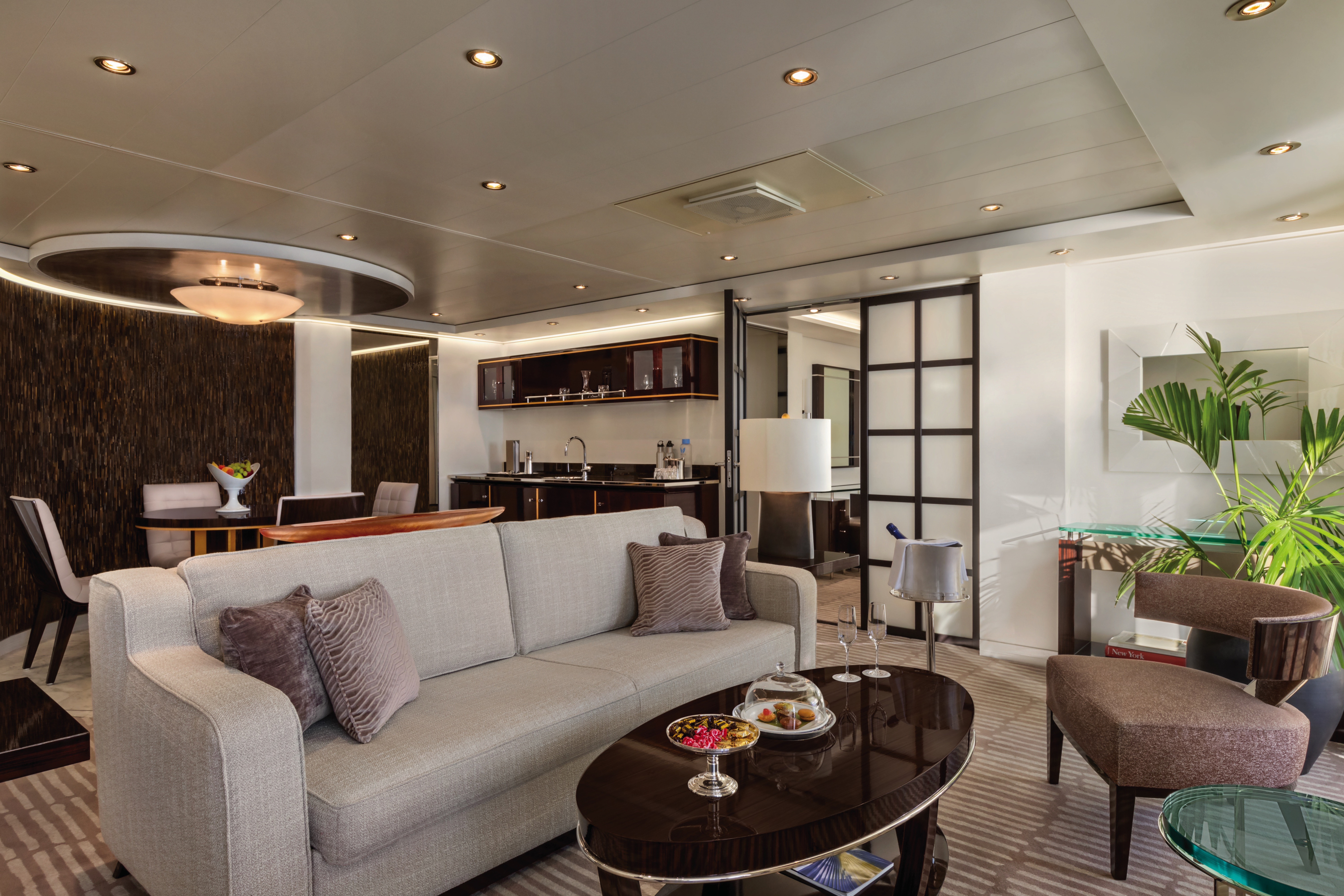 Oceania Suite