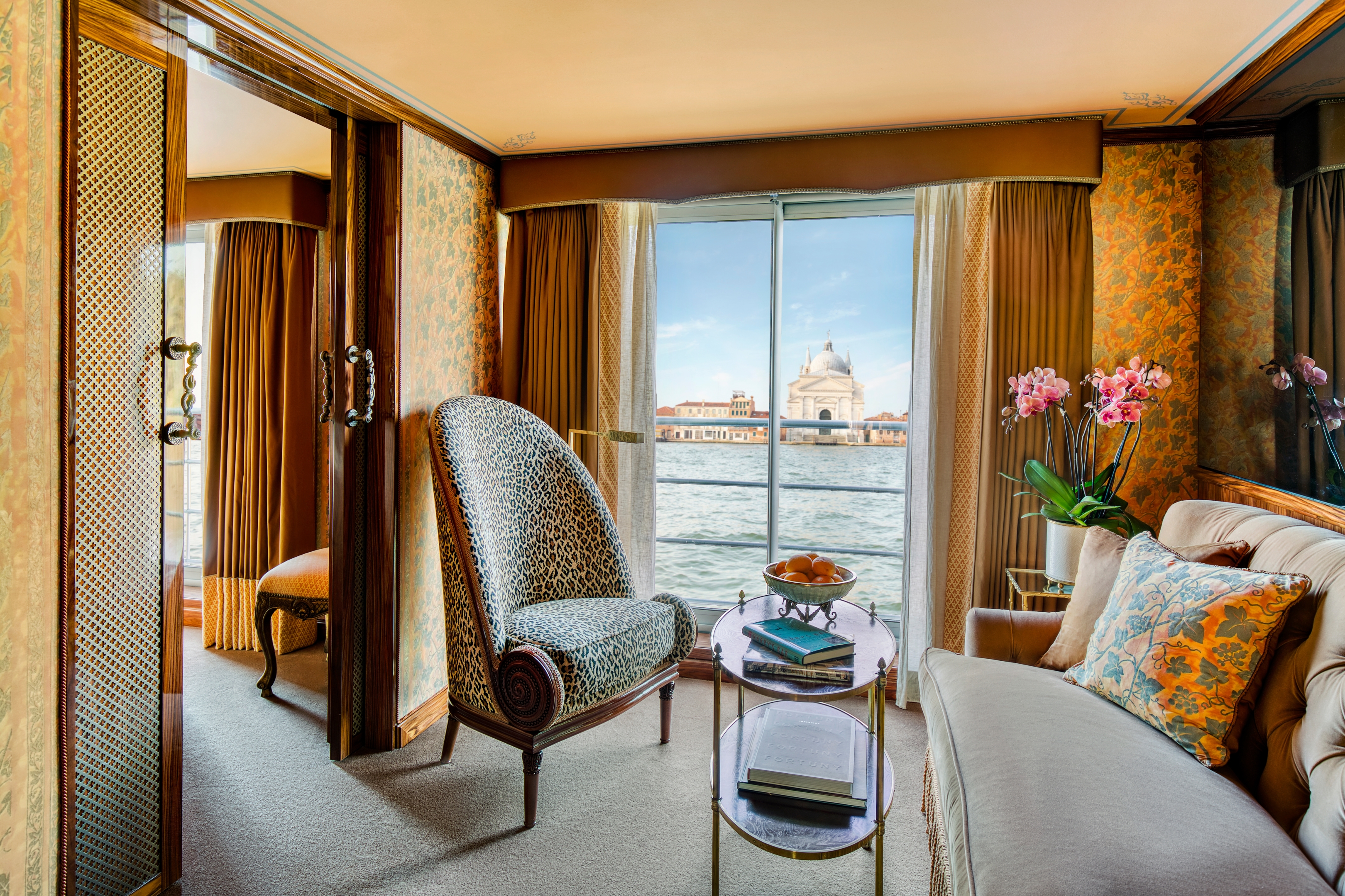 Uniworld Ss La Venezia   Grand Suite 2