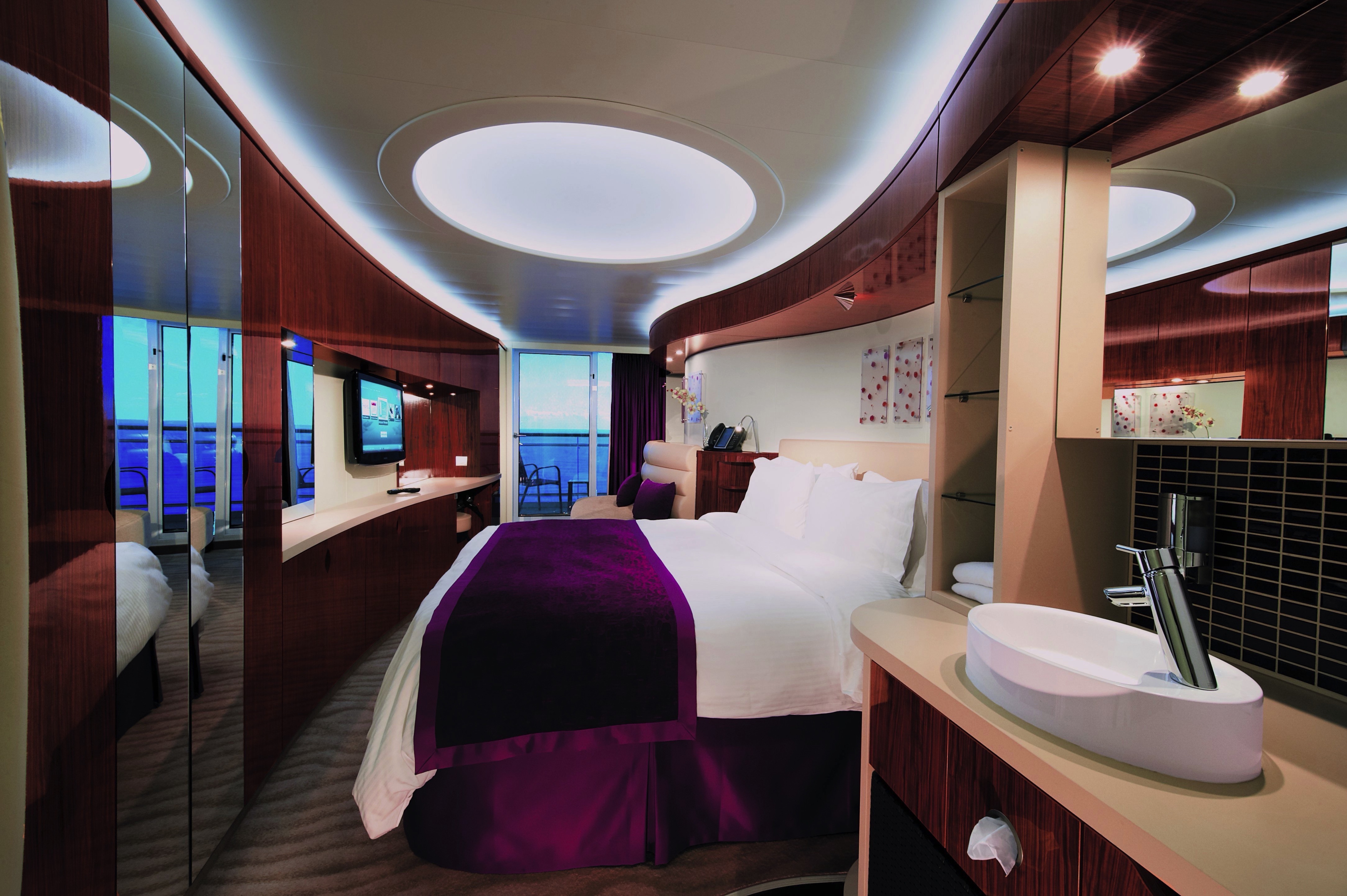 NCL, Norwegian Epic, Club Balcony Suite, Credit - Rick Diaz Photography.jpeg