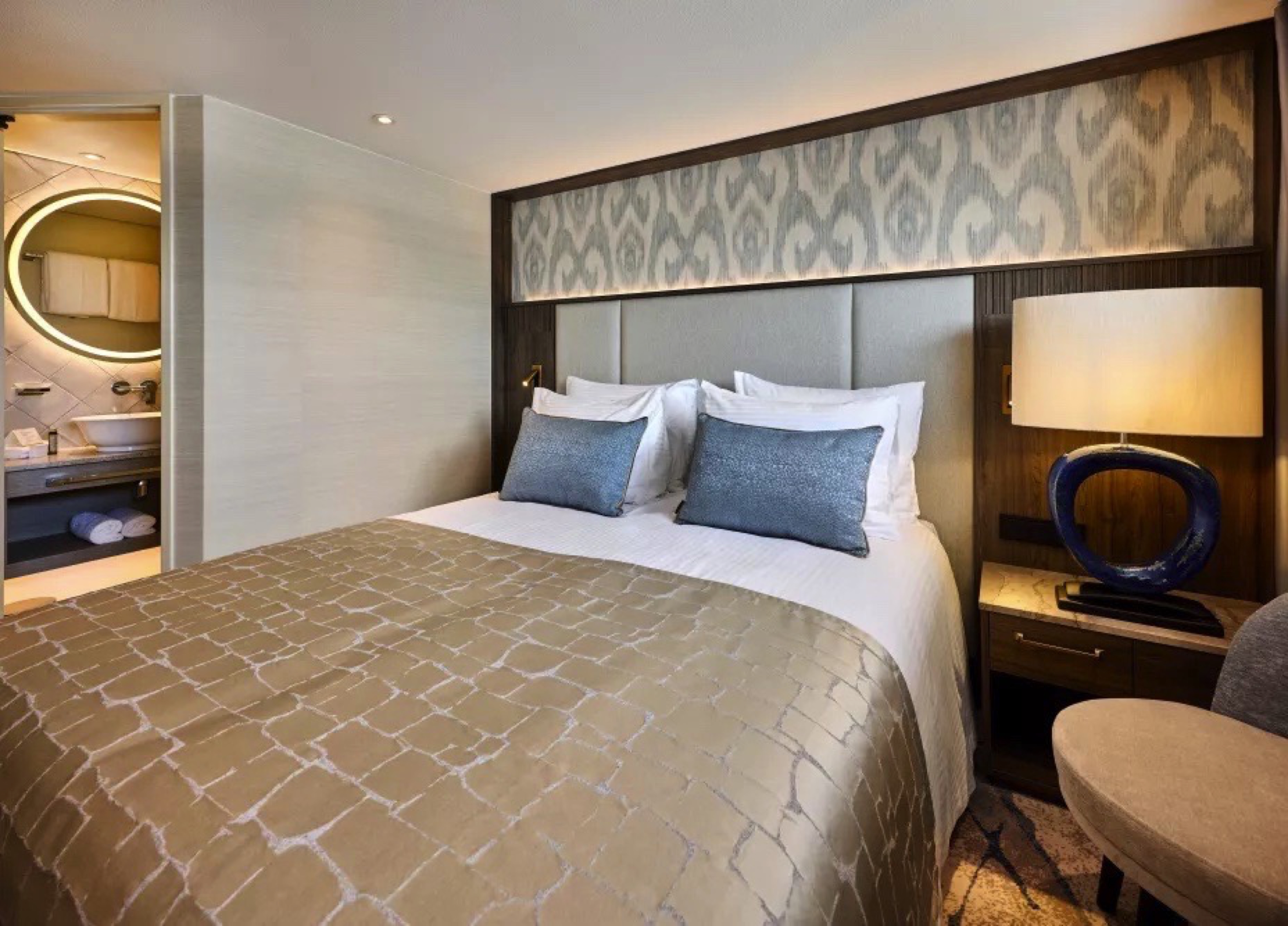 Forward Standard Cabin - The Emerald (Lower) Deck