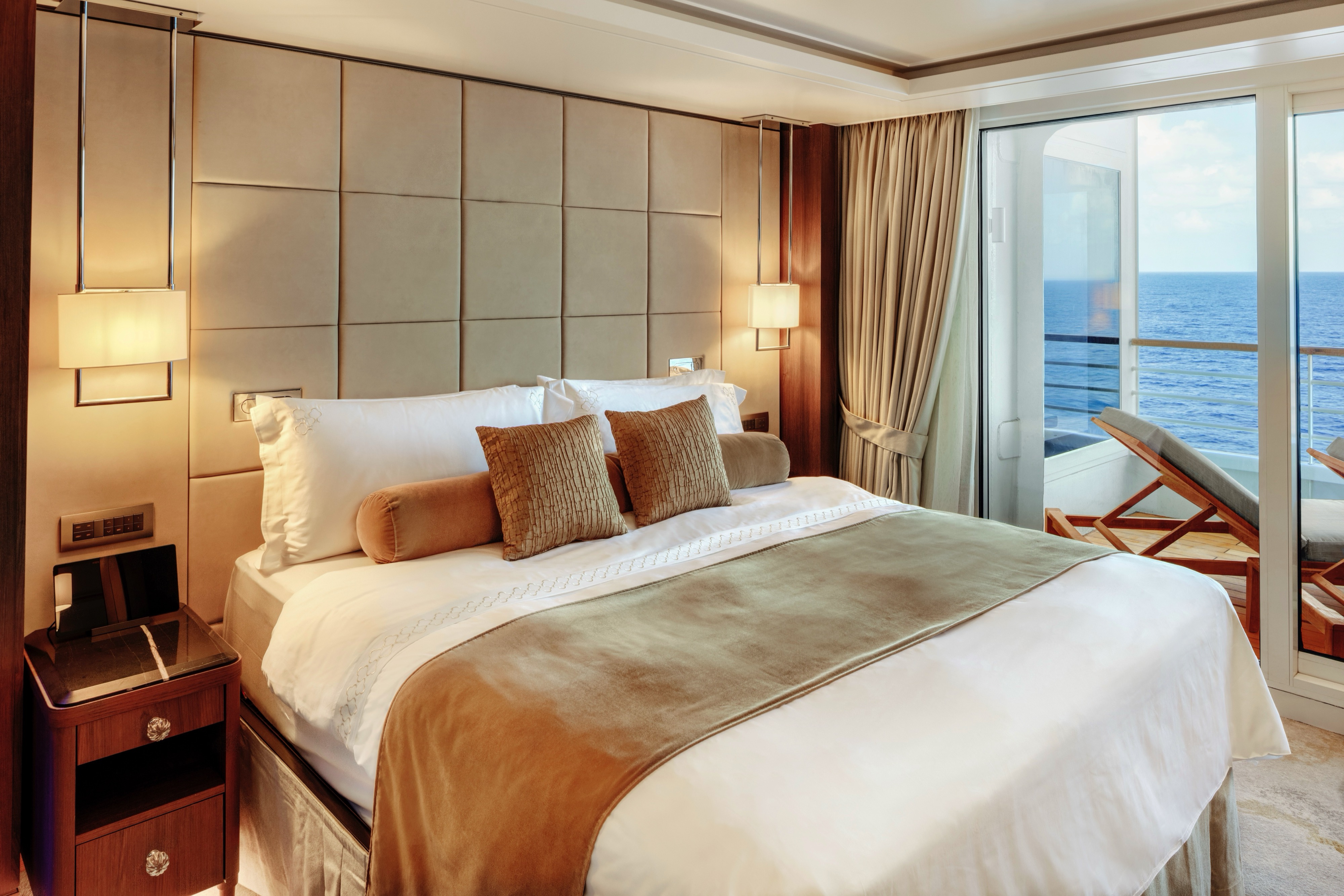 Crystal Cruises, Crystal Symphony, Junior Crystal Penthouse Suite 1