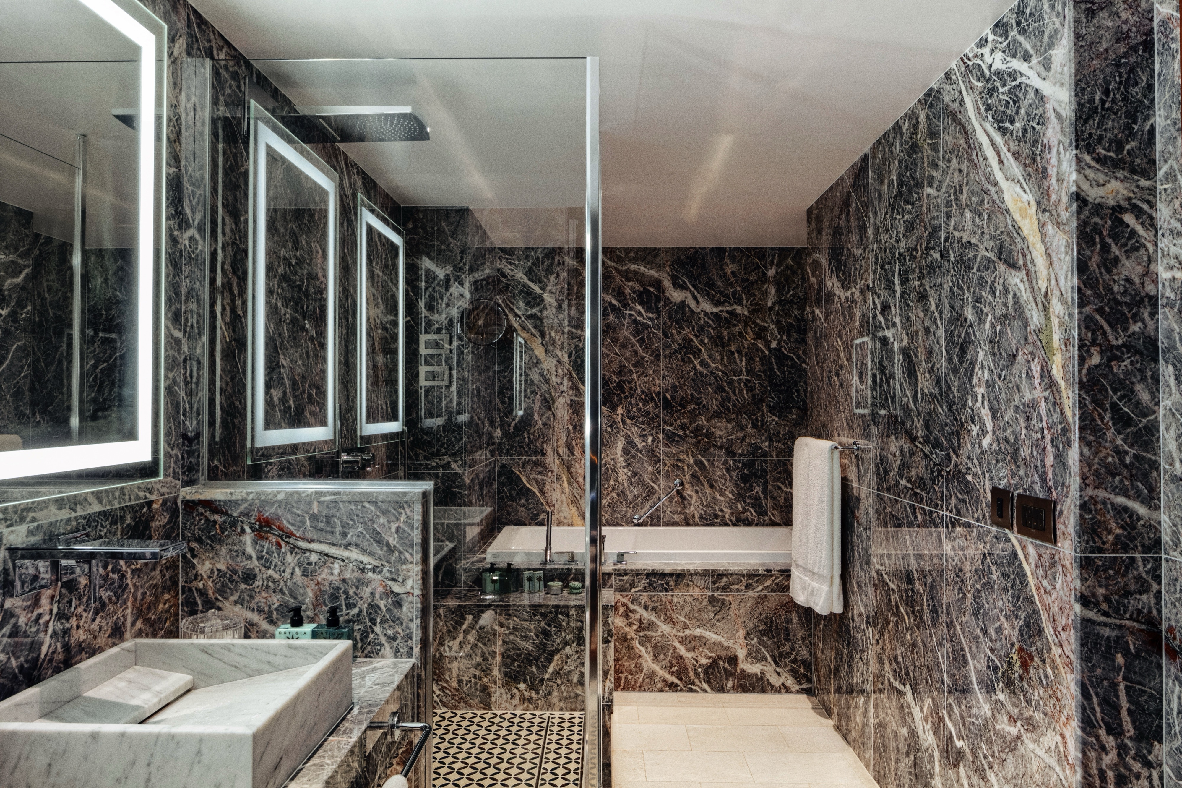 Junior Crystal Penthouse Suite