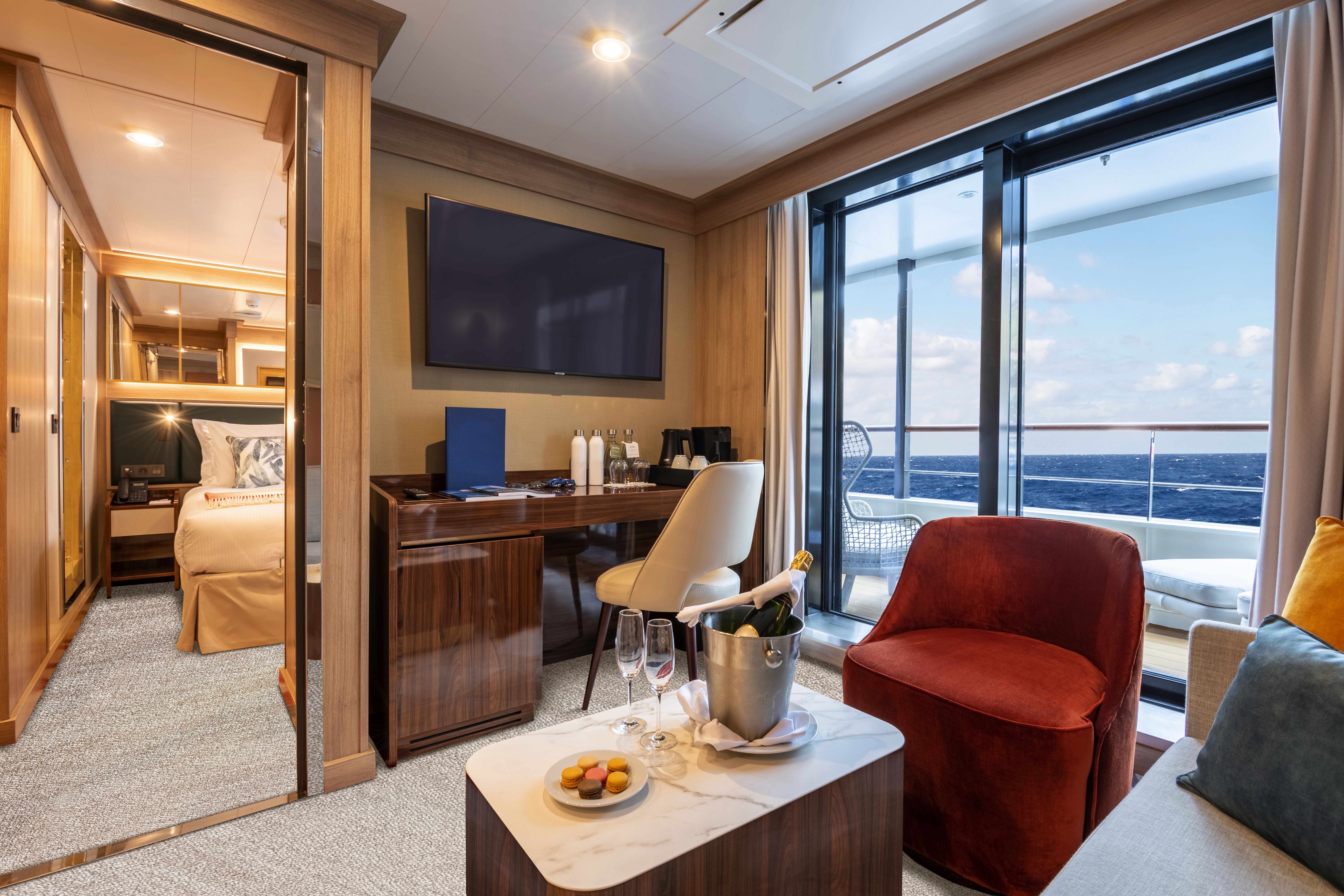 Quark Expedition World Voyager, Superior Suite.jpg
