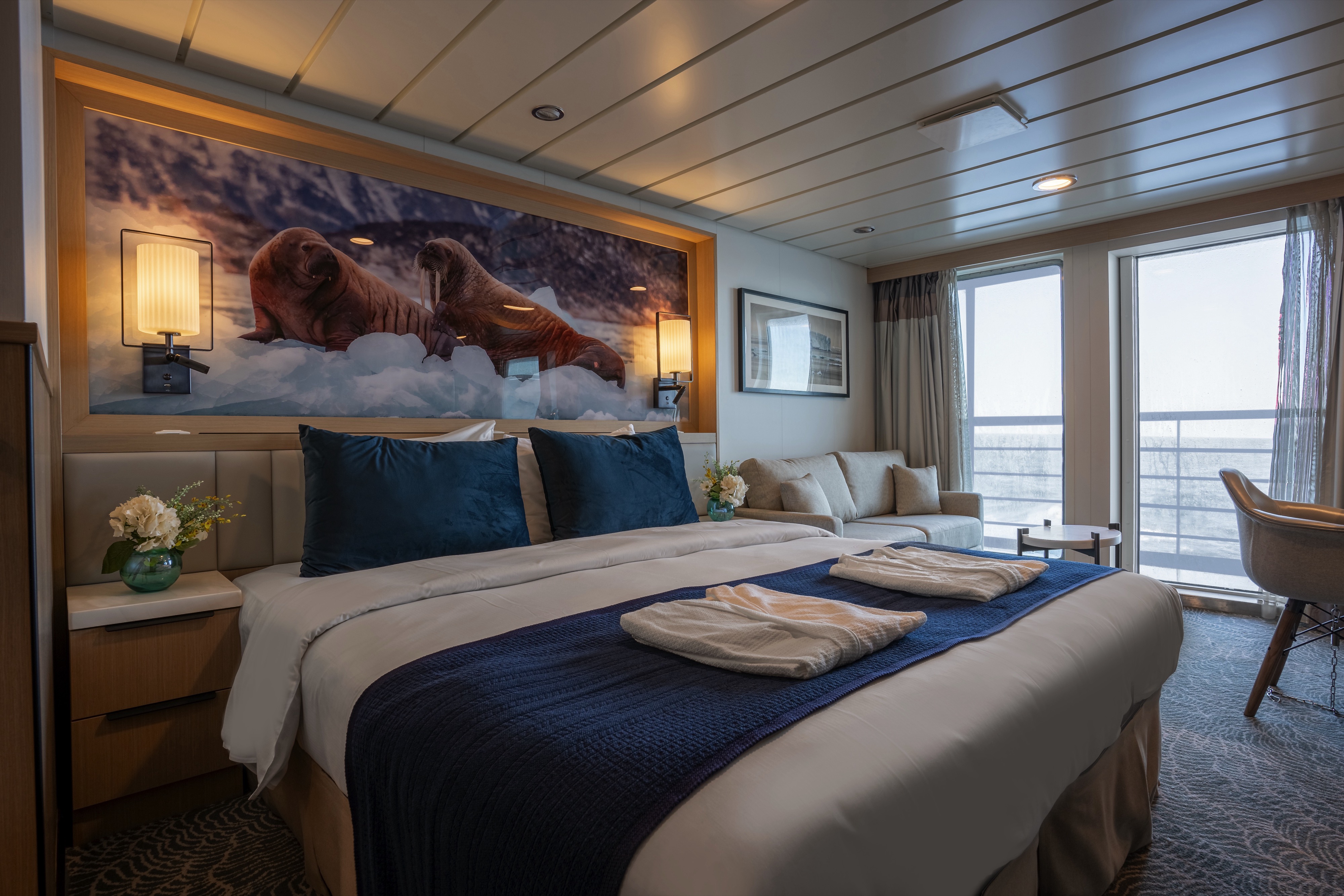 Polar Latitides Ocean Albatros Superior Balcony _CSup_ 1.jpg