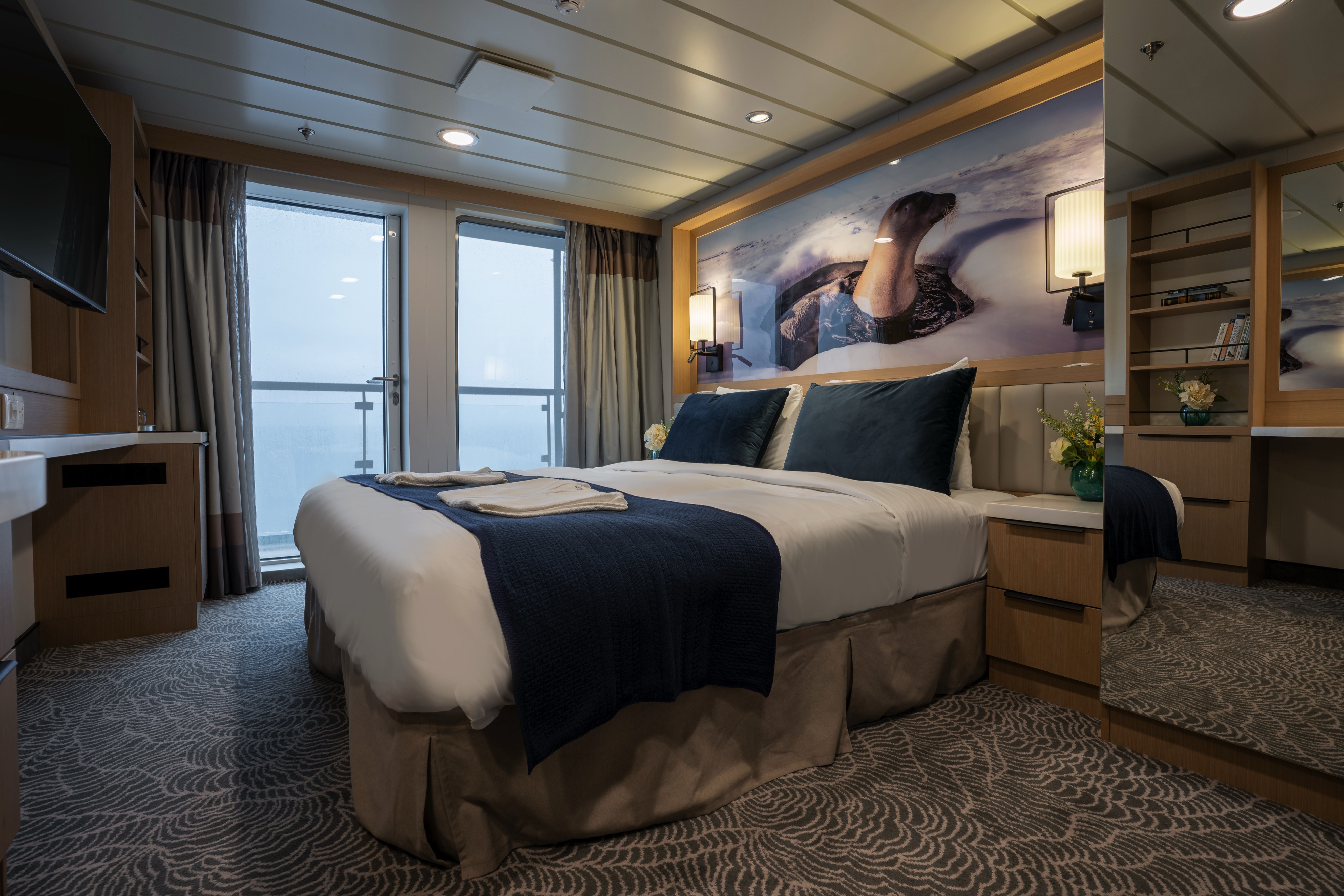 Polar Latitides Ocean Albatros Standard Balcony _C_ 1.jpg