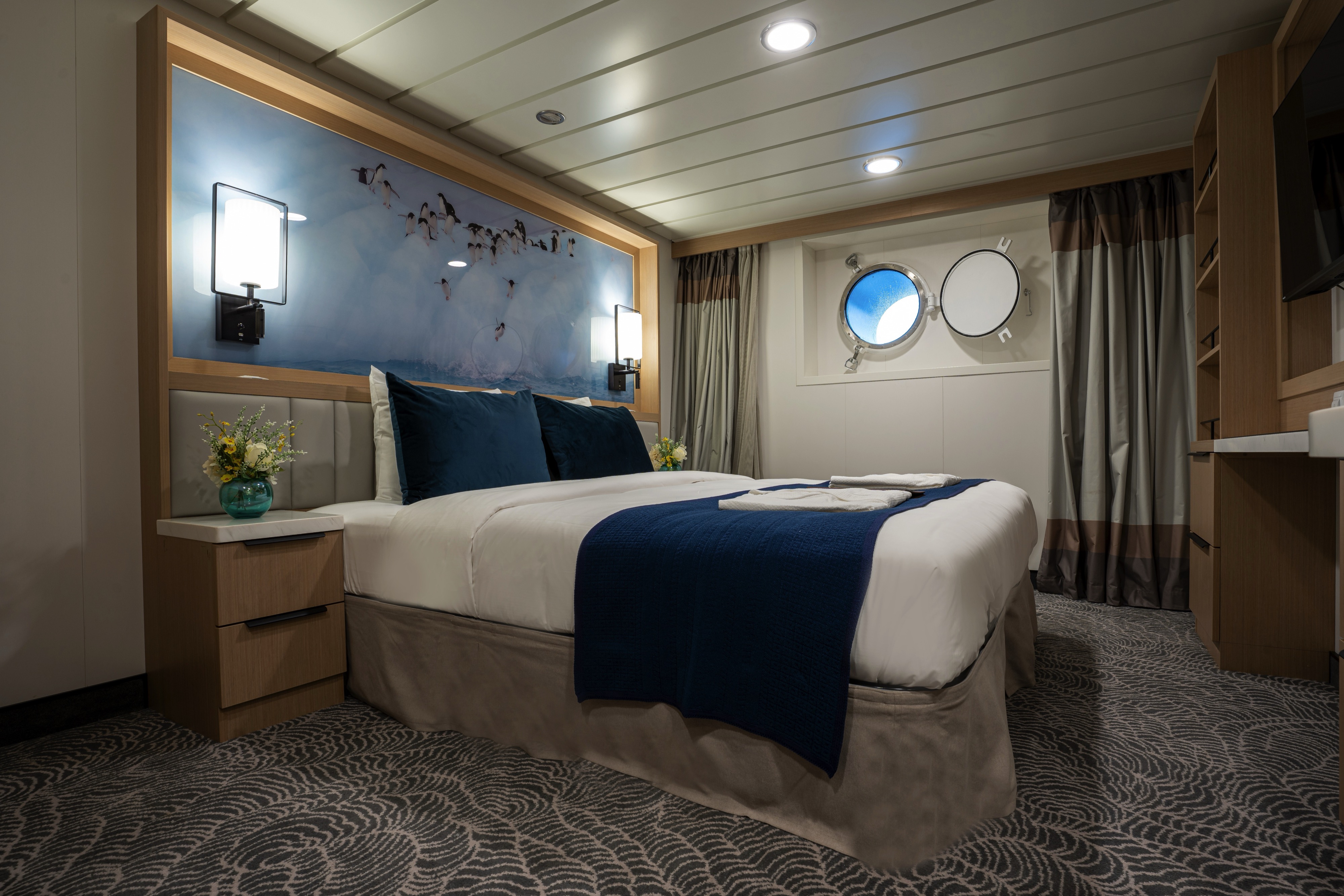Polar Latitides Ocean Albatros Porthole _D_ 1.jpg