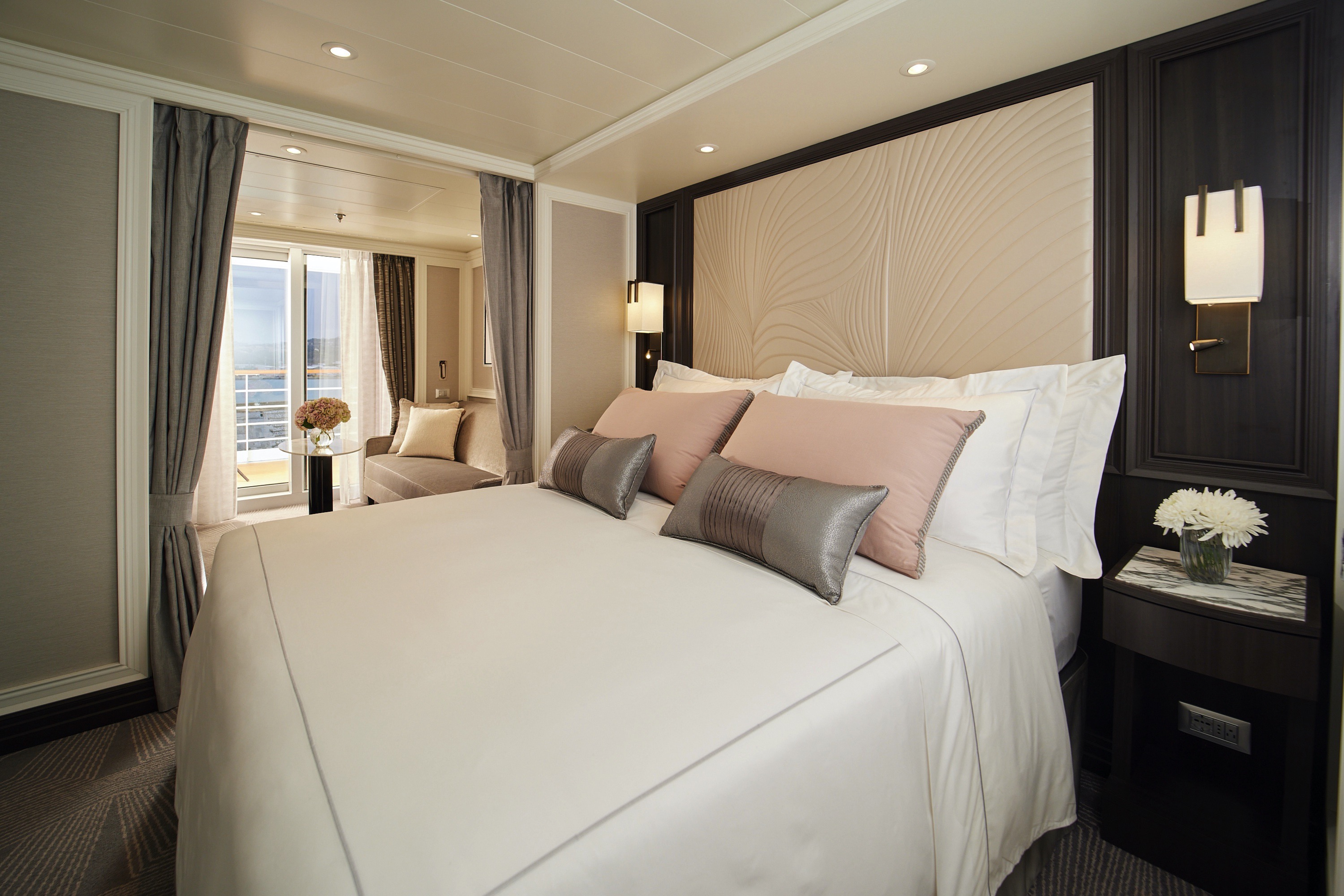 Deluxe Veranda Suite