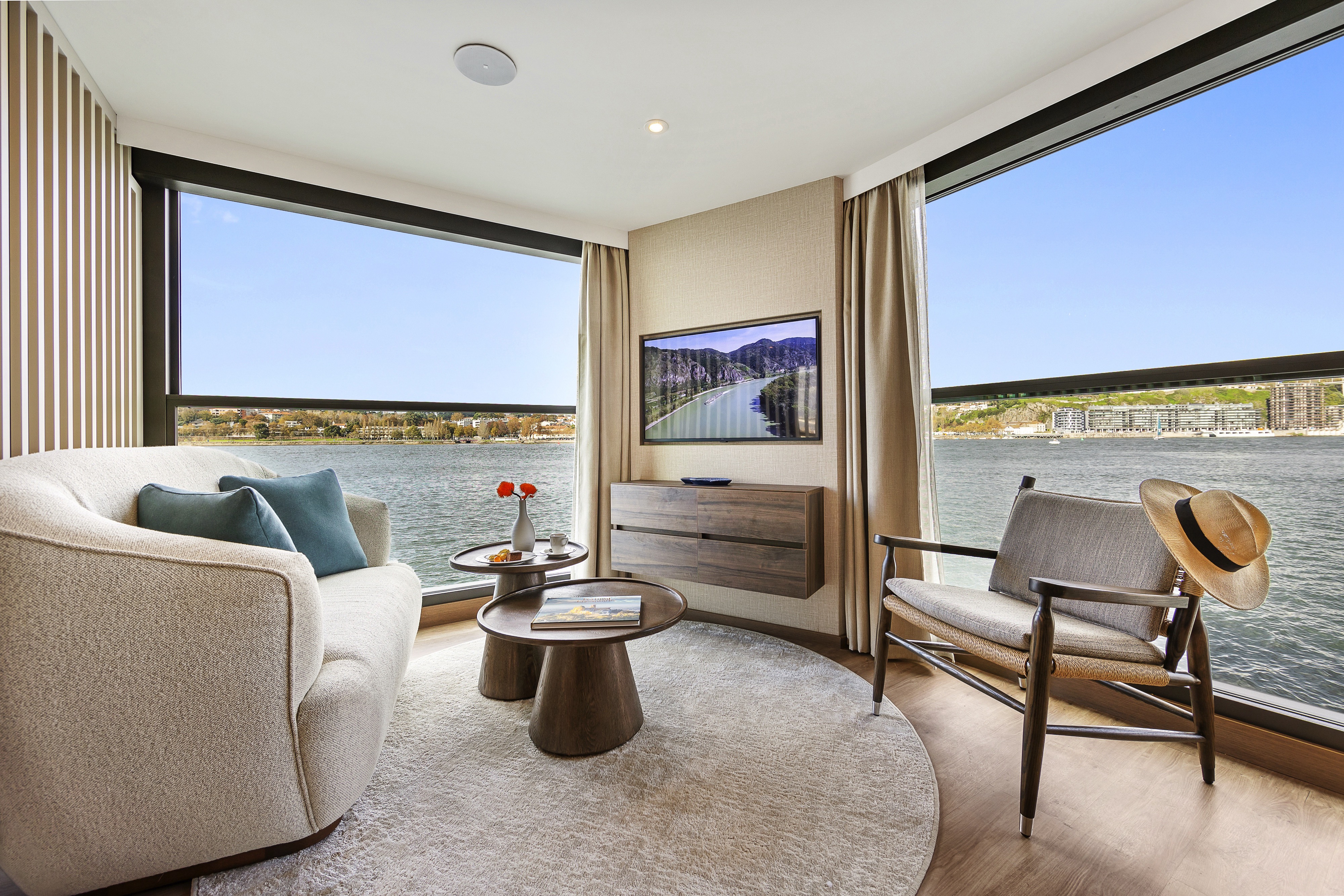 APT Travelmarvel MS Estrela Owners Suite ©Tony Brown Photography 0.jpg