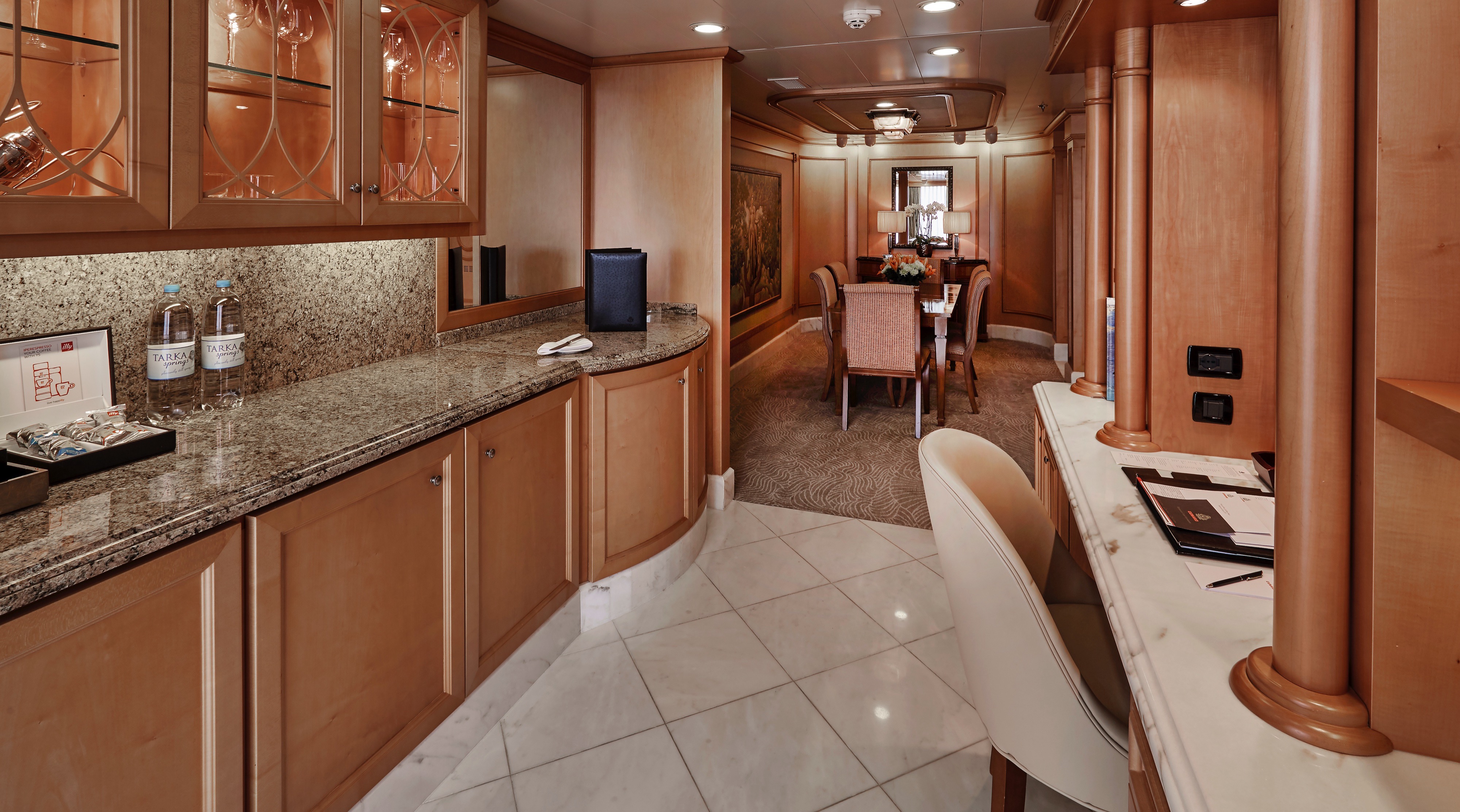 Queens Grill Grand Suite