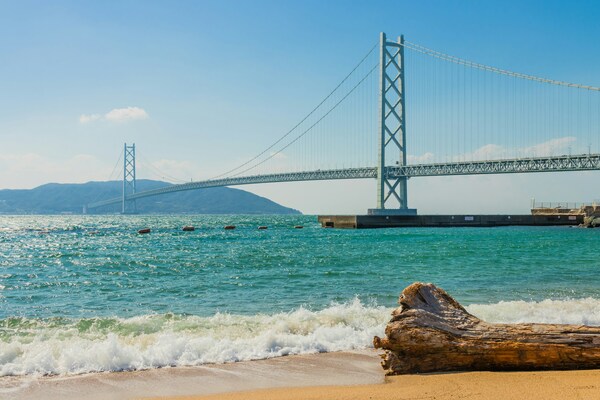 Akashi Kaikyo Bridge, Kobe, Japan