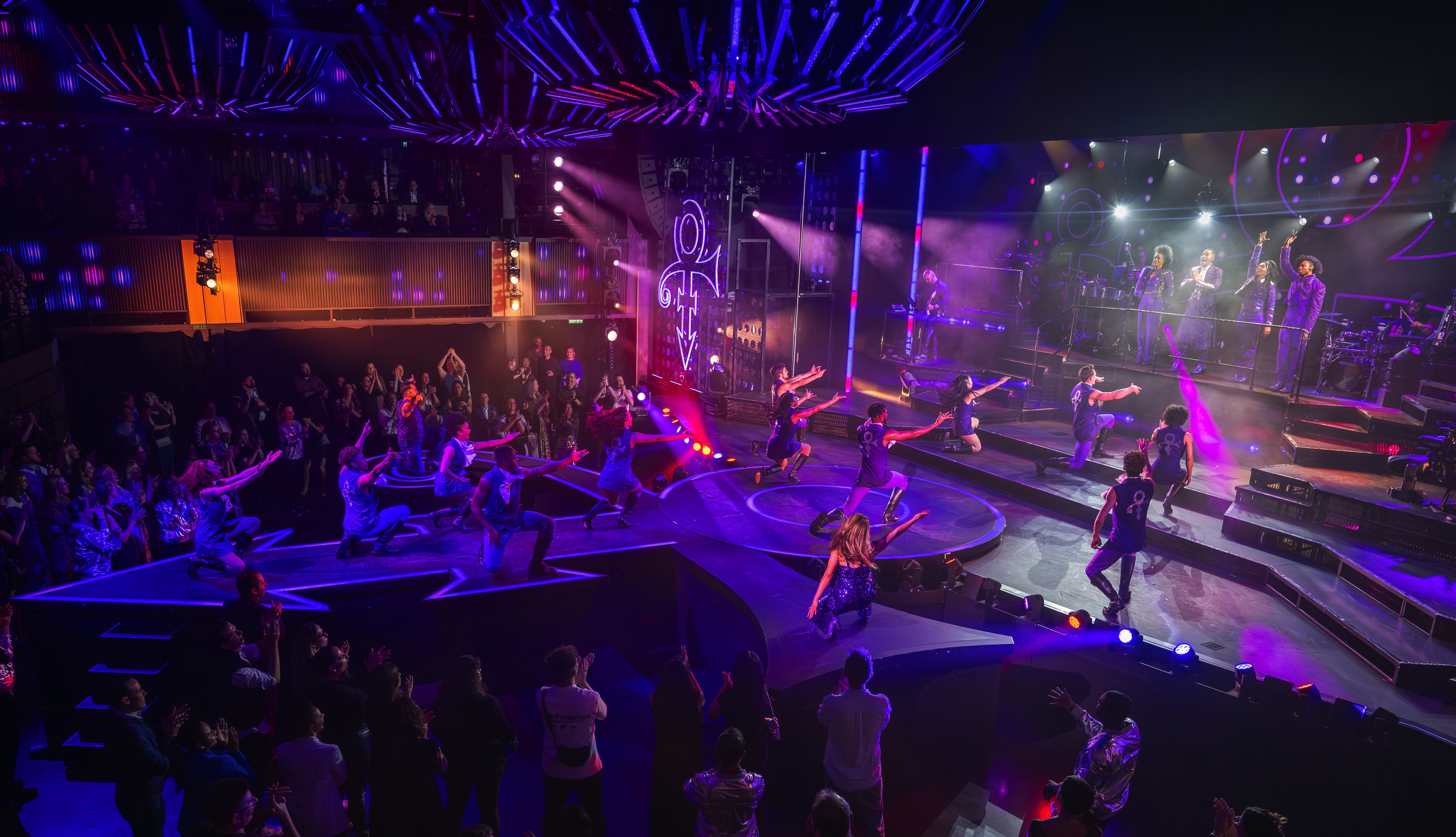 Aqua Theatre & Club
