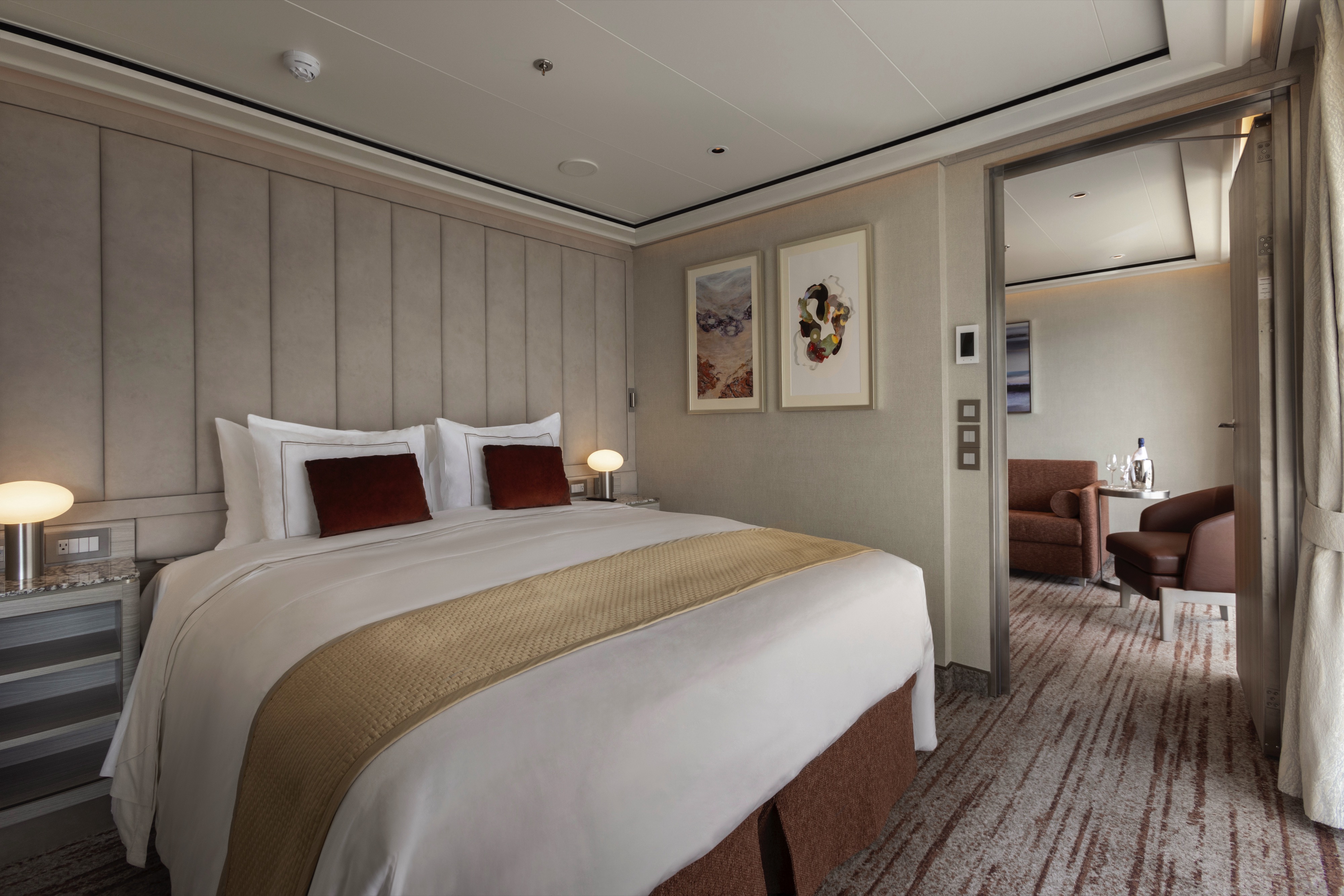 Silversea, Silver Ray, Signature Suite Bedroom 1 ©Silversea Cruises Ltd