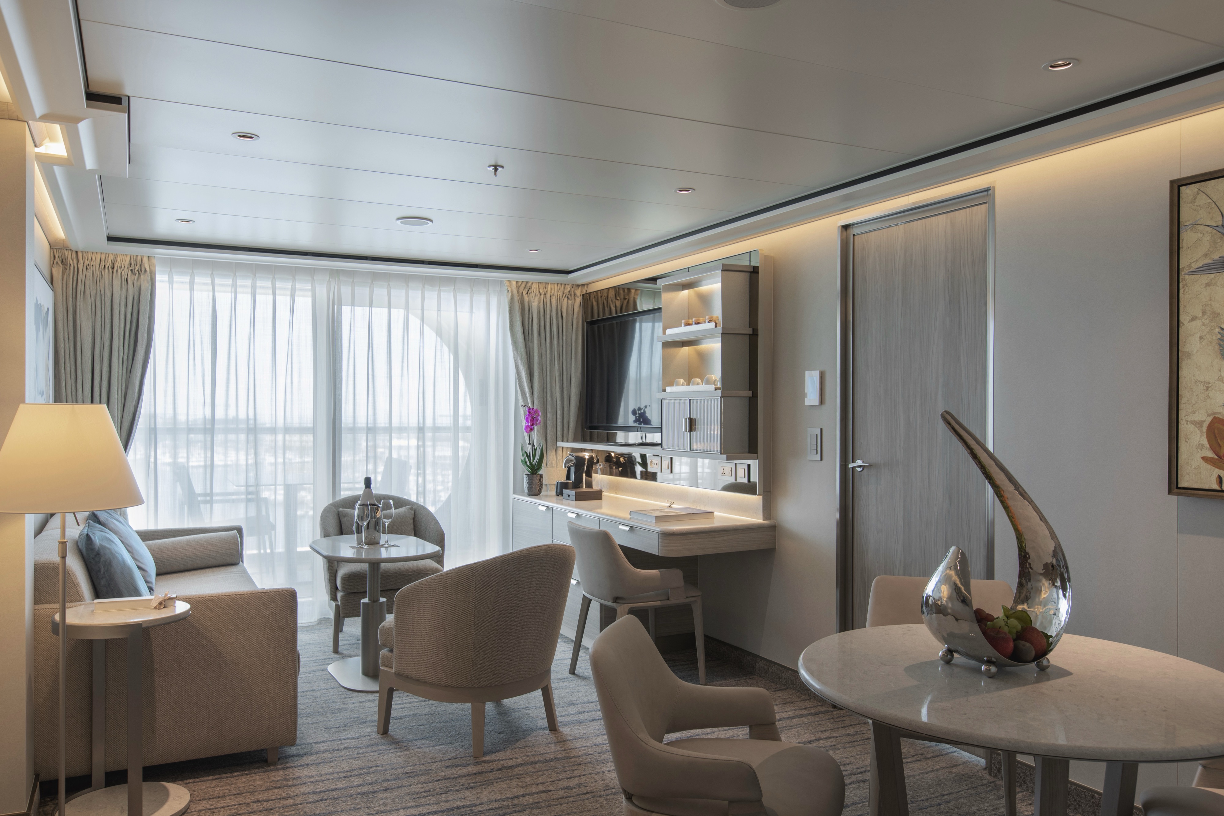 Silversea, Silver Ray, Junior Grand Suite Living Room ©Silversea Cruises Ltd