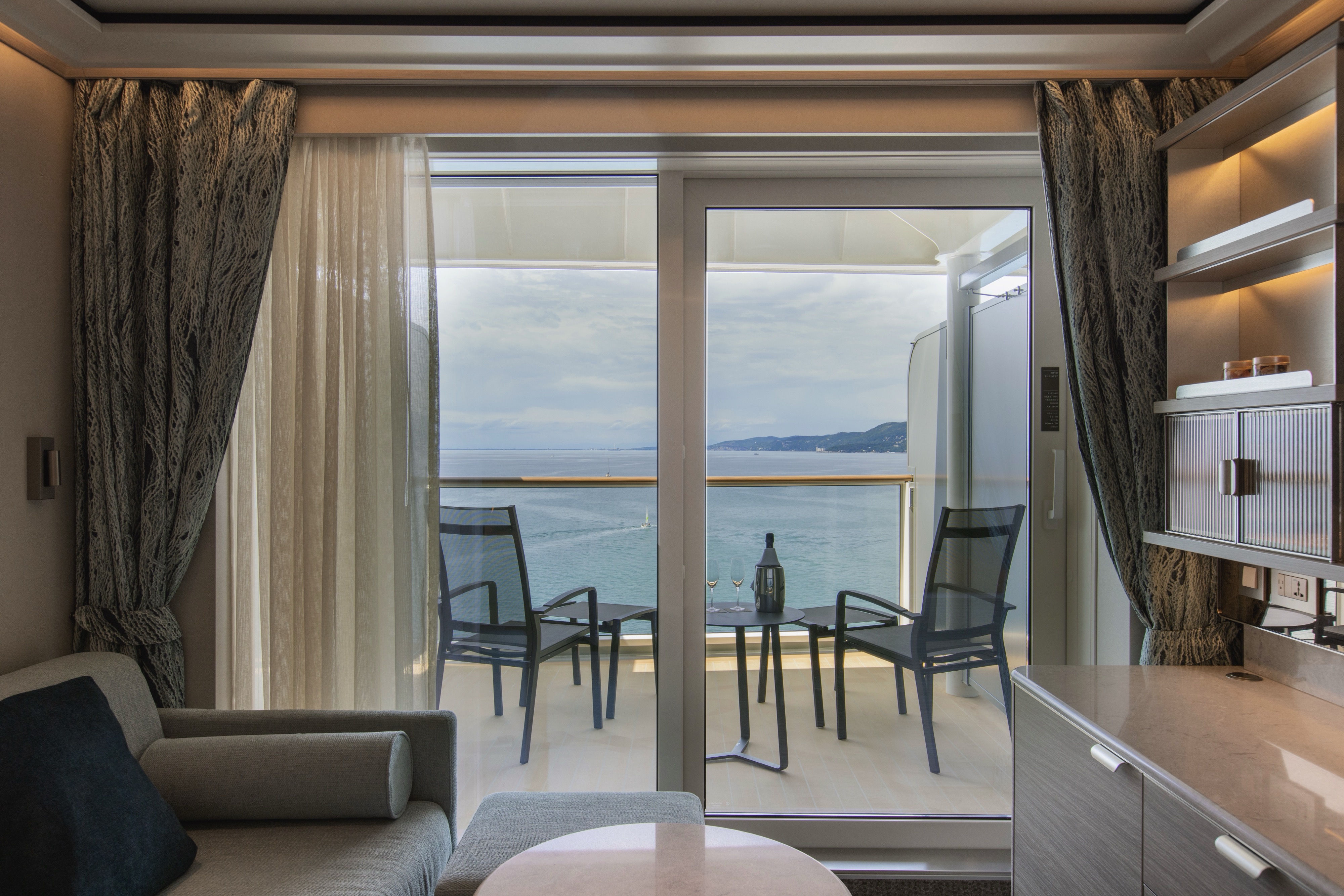 Premium Veranda Suite