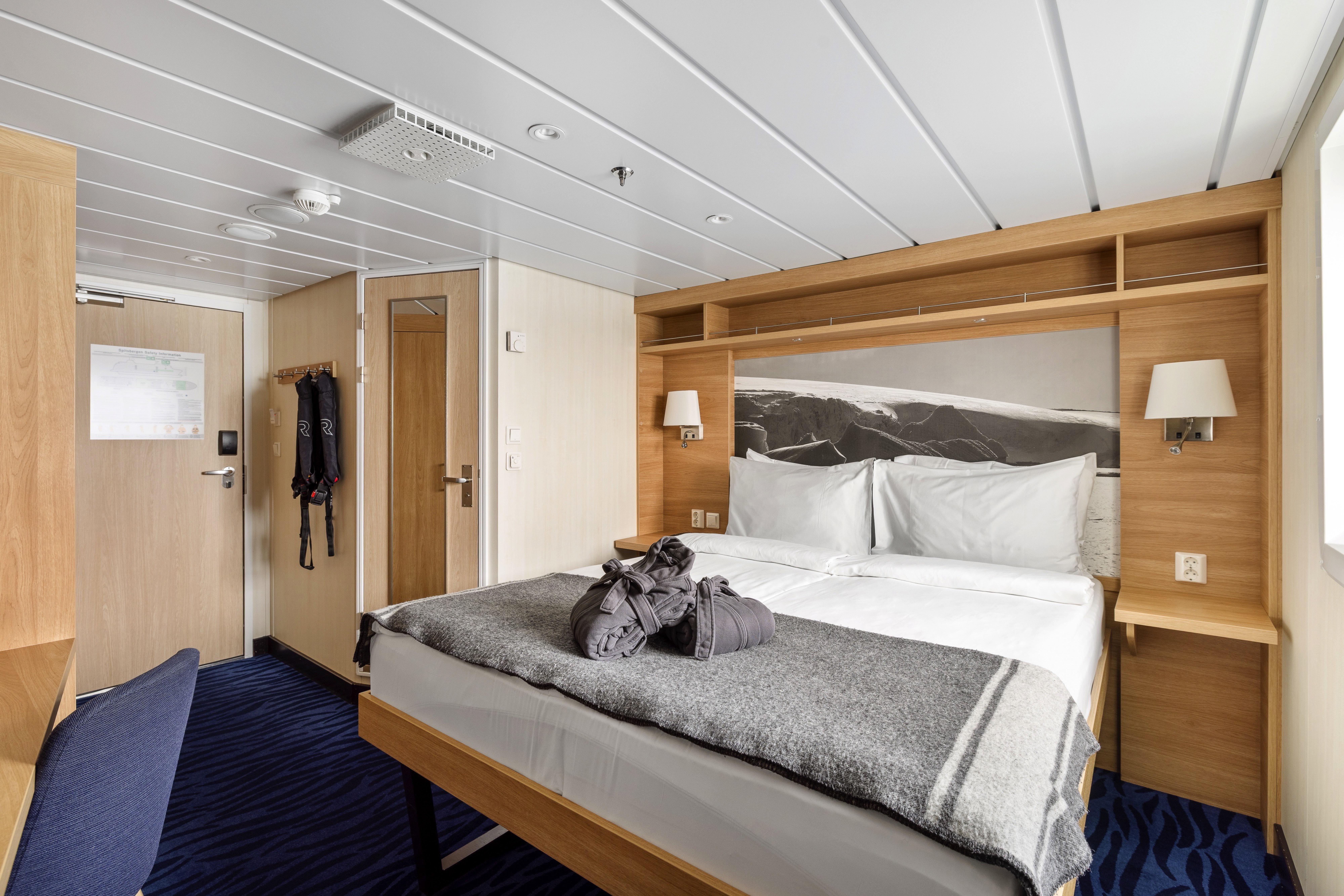Polar Outside | Outside cabin - Lower deck for up to 3 travellers