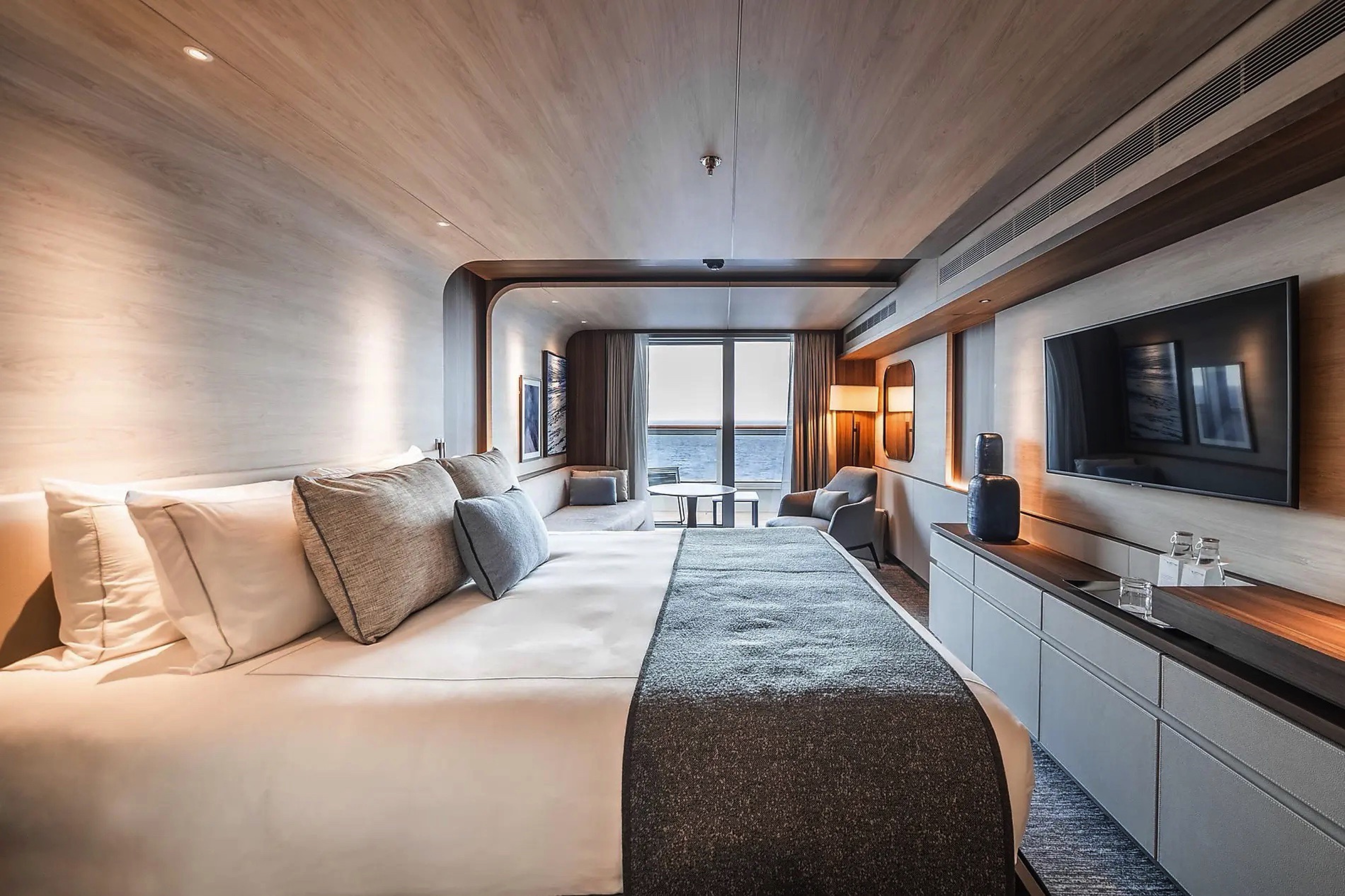 PONANT, Le Commandant Charcot, Deluxe Suite 1.jpg