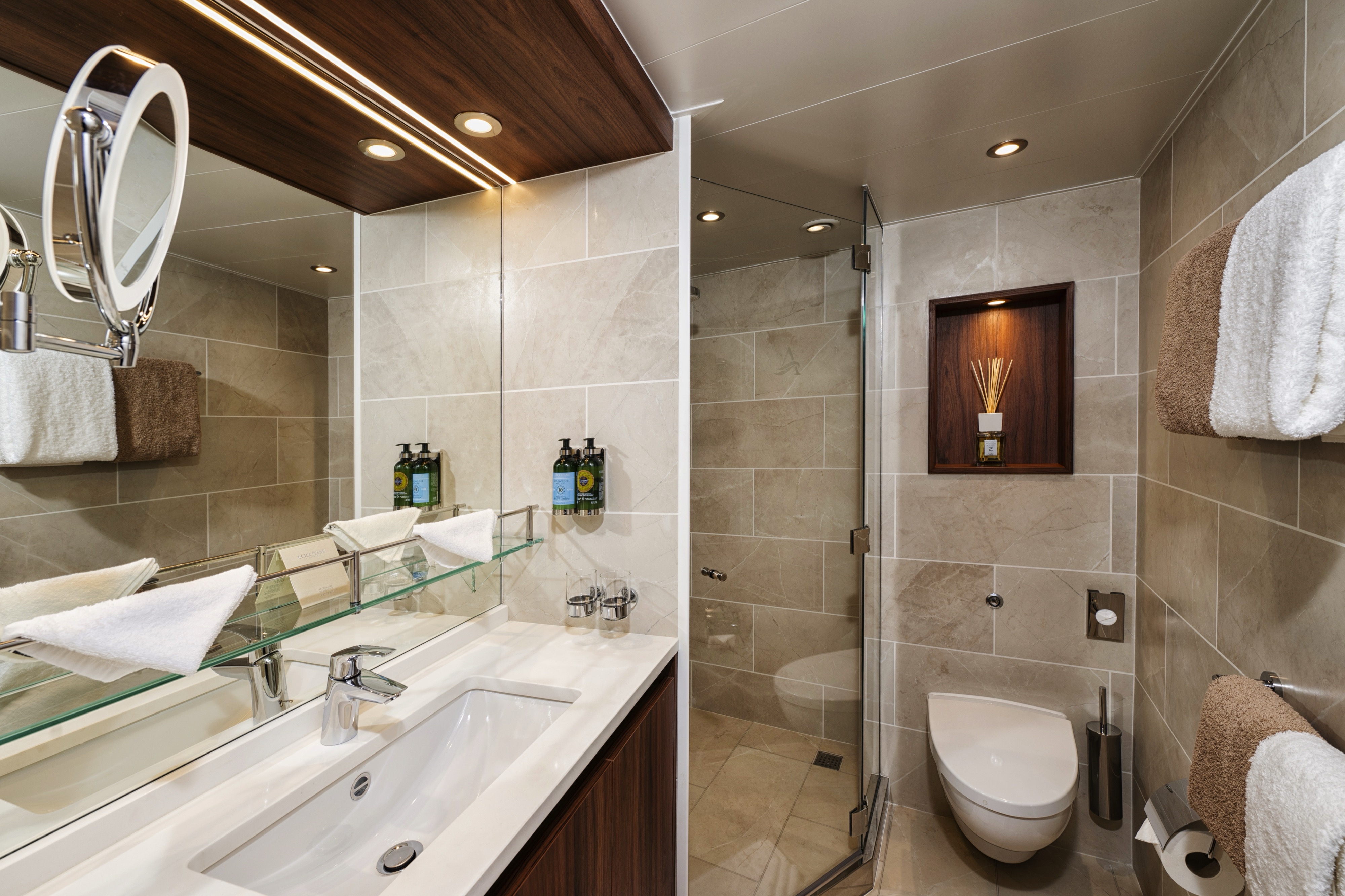 Avalon Deluxe Stateroom
